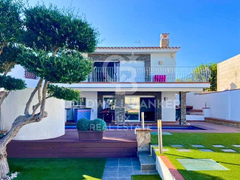 Girona, Empuriabrava, Tordera - Fluvi? - Llobregat, Empuriabrava, Catalonia, ES, 4 Bedrooms Bedrooms, ,4 BathroomsBathrooms,Residential,For Sale,Girona, Empuriabrava, Tordera - Fluvi? - Llobregat,1614036