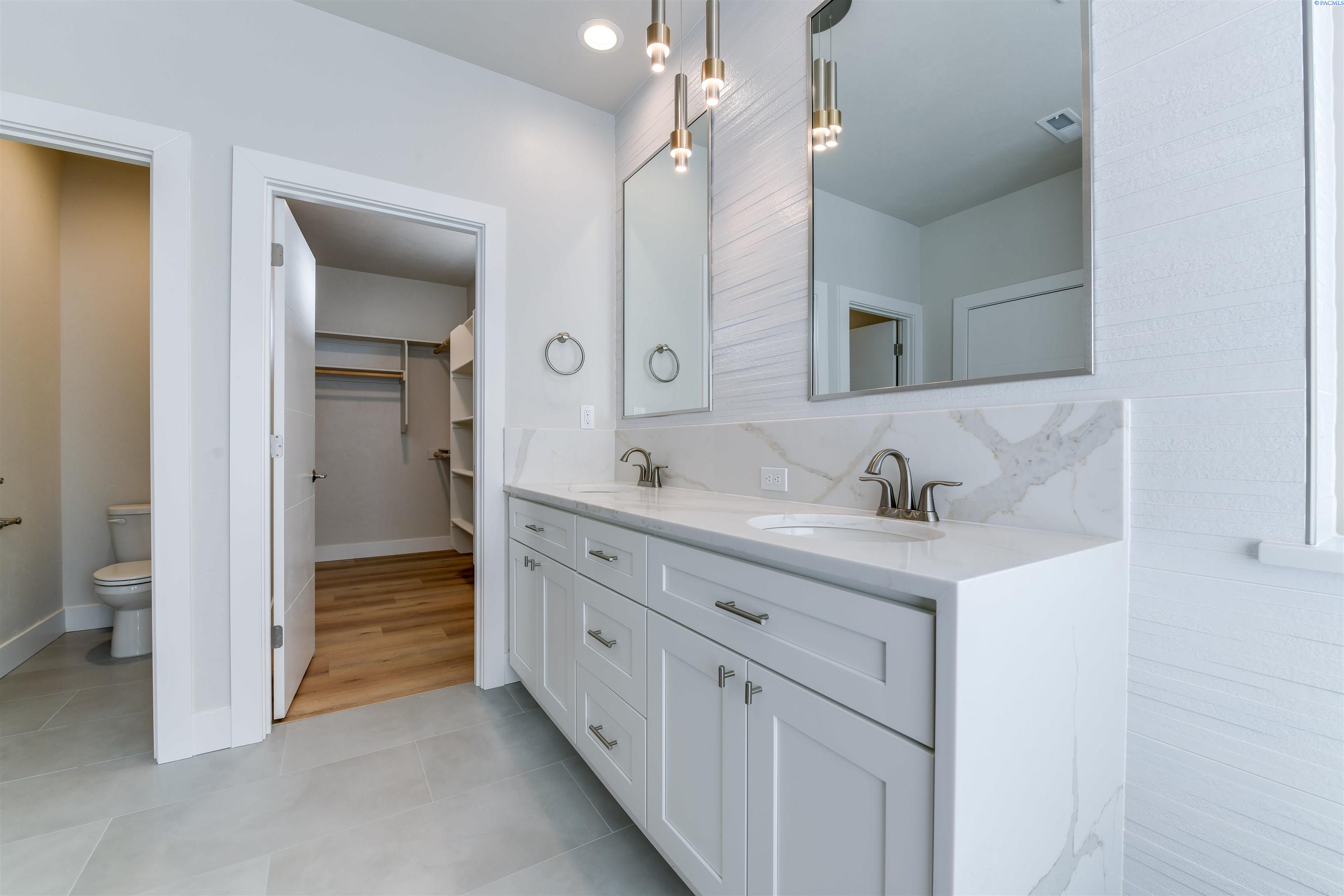 Richland, Washington, 99352, United States, 3 Bedrooms Bedrooms, ,2 BathroomsBathrooms,Residential,For Sale,1898380
