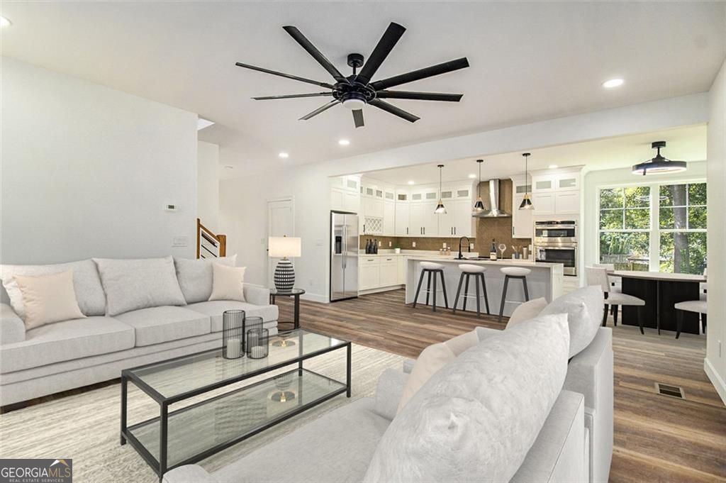 Smyrna, Georgia, 30080, United States, 4 Bedrooms Bedrooms, ,3 BathroomsBathrooms,Residential,For Sale,1913057
