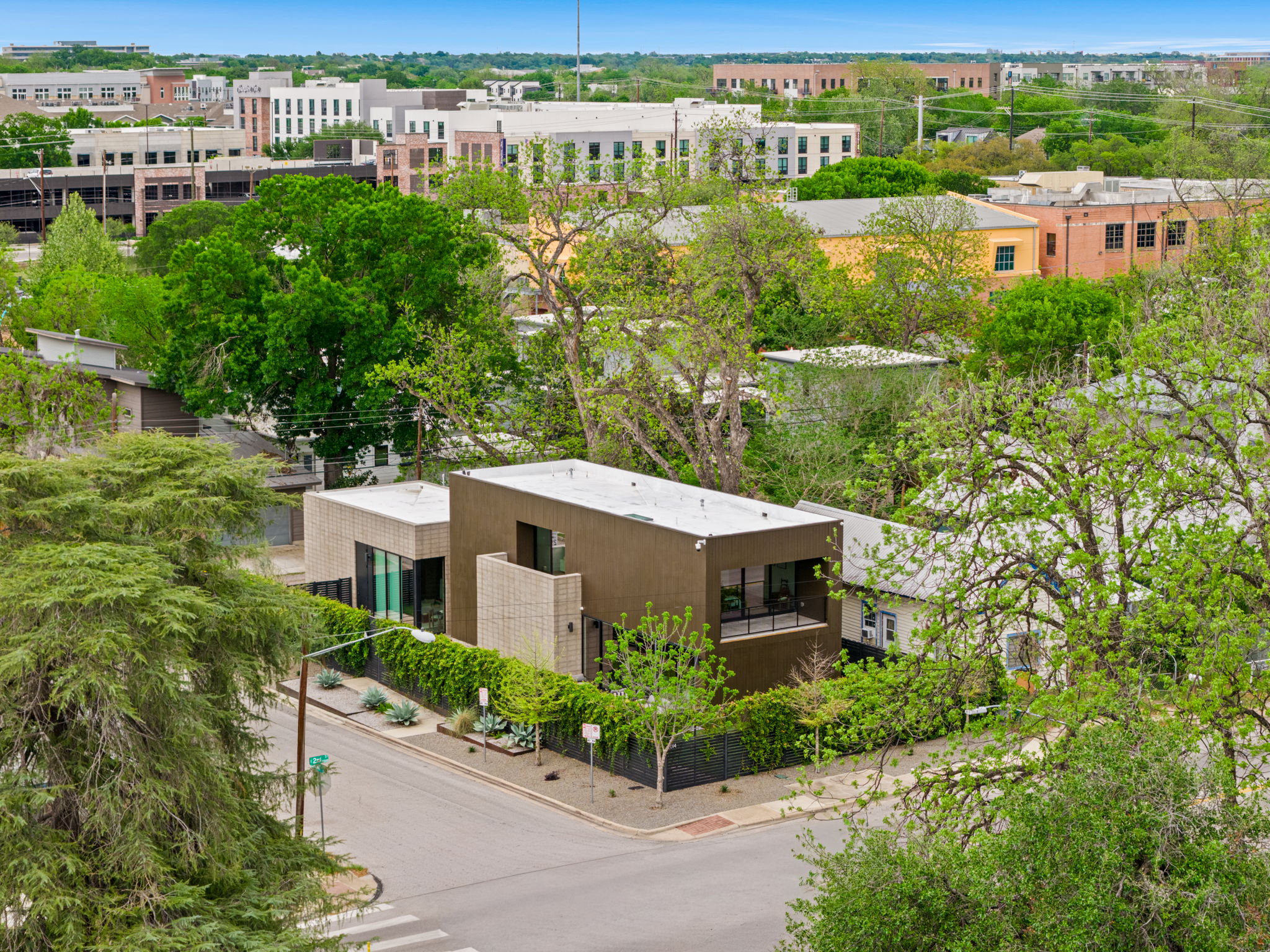  E. 2nd Sancuarty - 物件實景