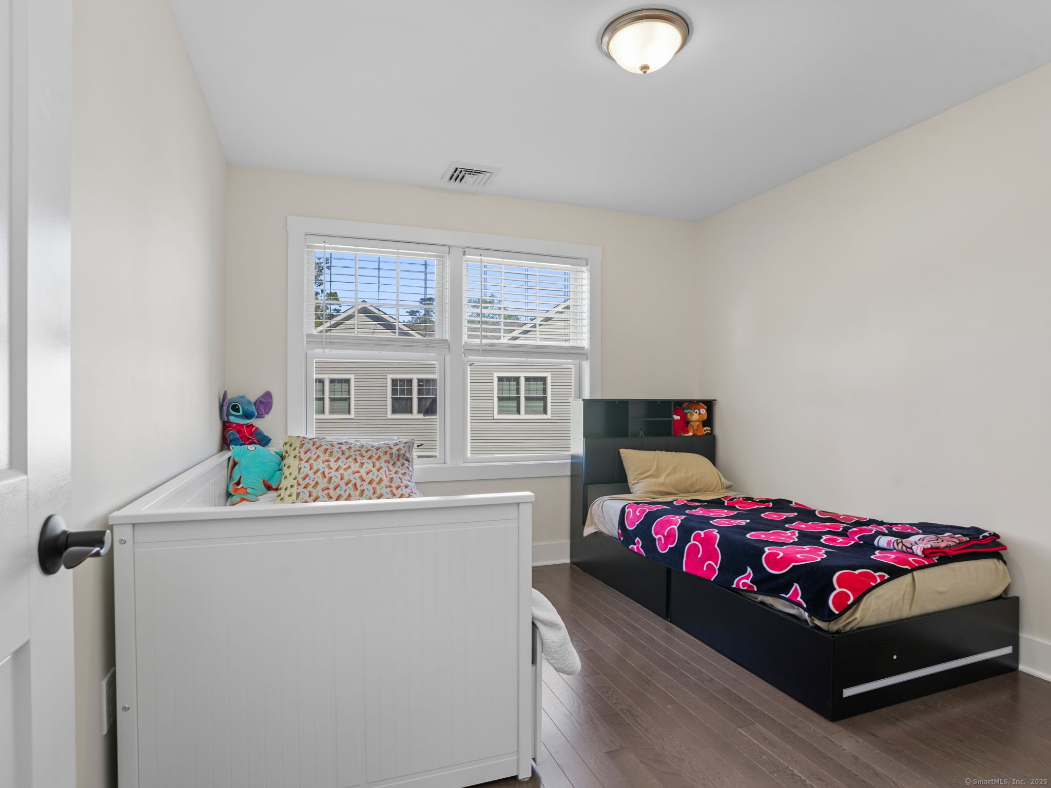 Fairfield, Connecticut, 06825, United States, 3 Bedrooms Bedrooms, ,3 BathroomsBathrooms,Residential,For Sale,1964162