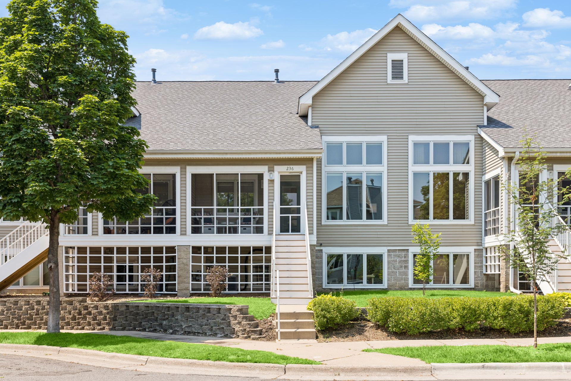  Effortless Townhome Living Near Parks and Dining - 物件實景