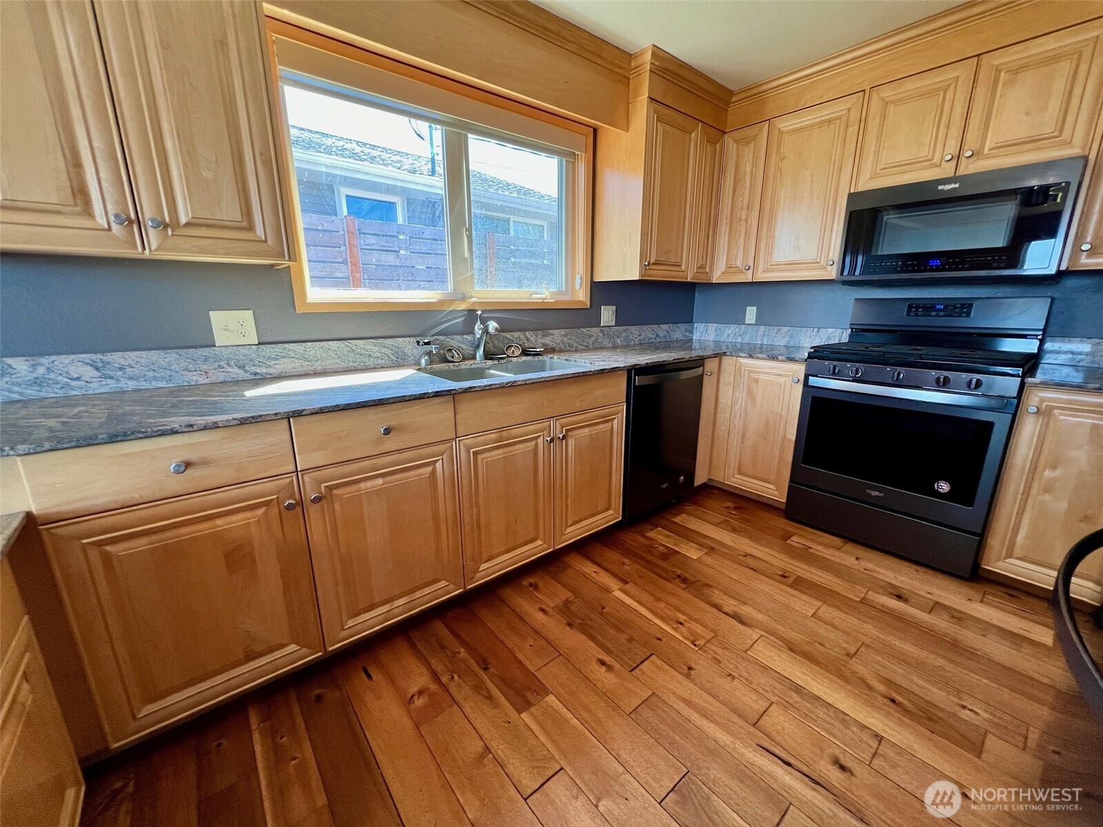 Oak Harbor, Washington, 98277, United States, 3 Bedrooms Bedrooms, ,1 BathroomBathrooms,Residential,For Sale,1983313