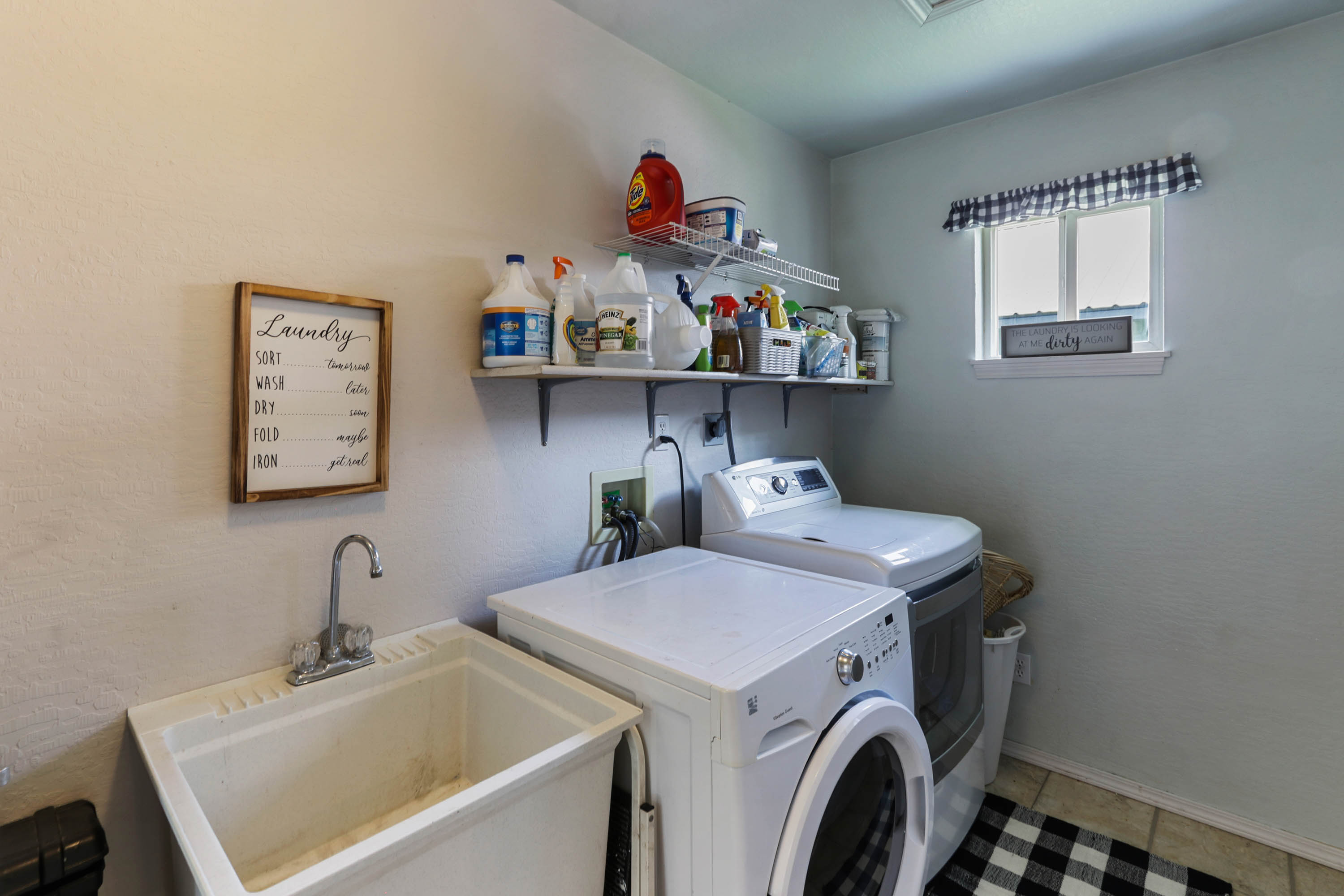 Sandpoint, Idaho, 83864, United States, 4 Bedrooms Bedrooms, ,2 BathroomsBathrooms,Residential,For Sale,1928648