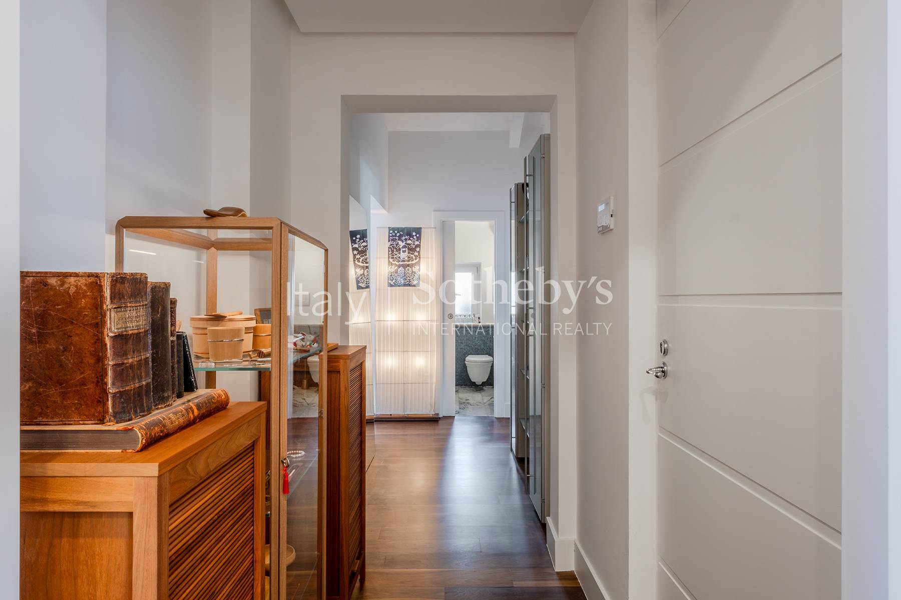  Elegant apartment with a terrace in a historic villa - 物件實景