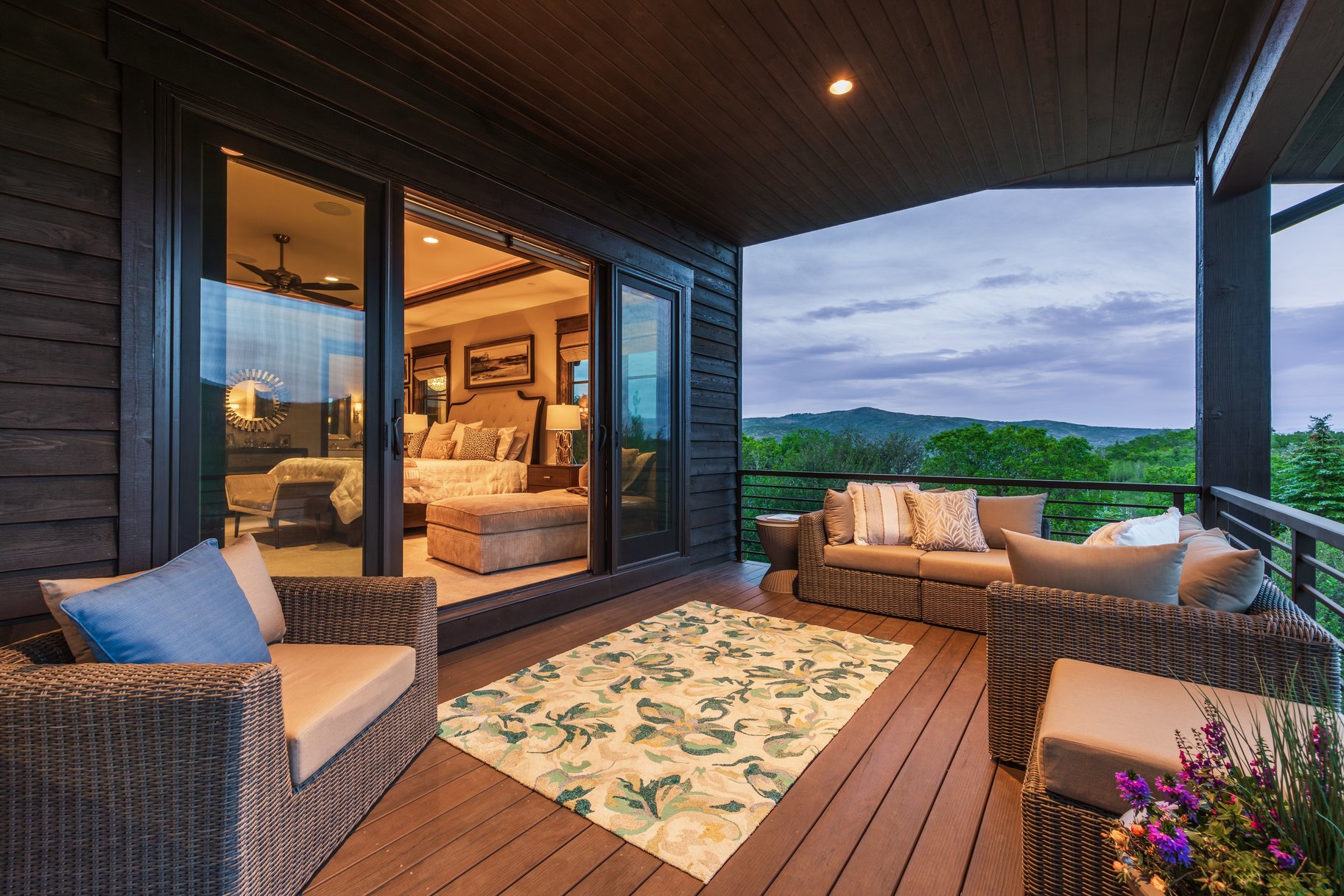 Luxury Custom Home in the Coveted Woods of Parleys Lane - 物件實景