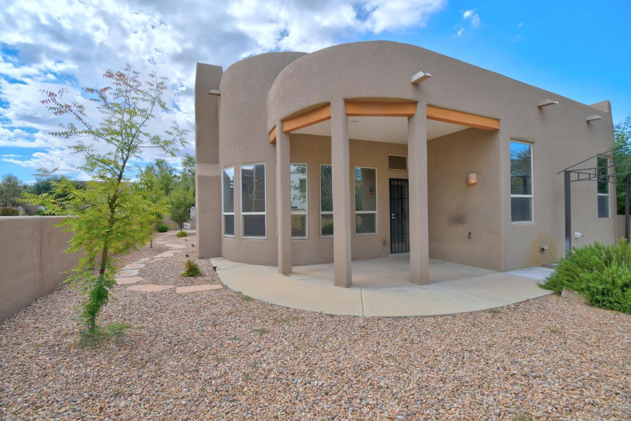 Albuquerque, New Mexico, 87122, United States, 3 Bedrooms Bedrooms, ,2 BathroomsBathrooms,Residential,For Sale,1971329