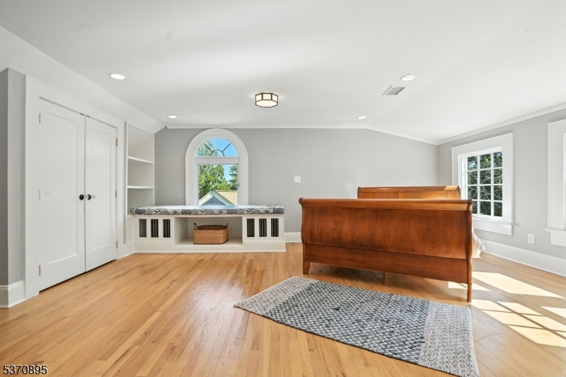 Maplewood Twp., New Jersey, 07040, United States, 4 Bedrooms Bedrooms, ,3 BathroomsBathrooms,Residential,For Sale,1940920