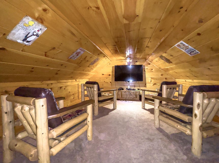 Sevierville, Tennessee, 37876, United States, 13 Bedrooms Bedrooms, ,14 BathroomsBathrooms,Residential,For Sale,1974606