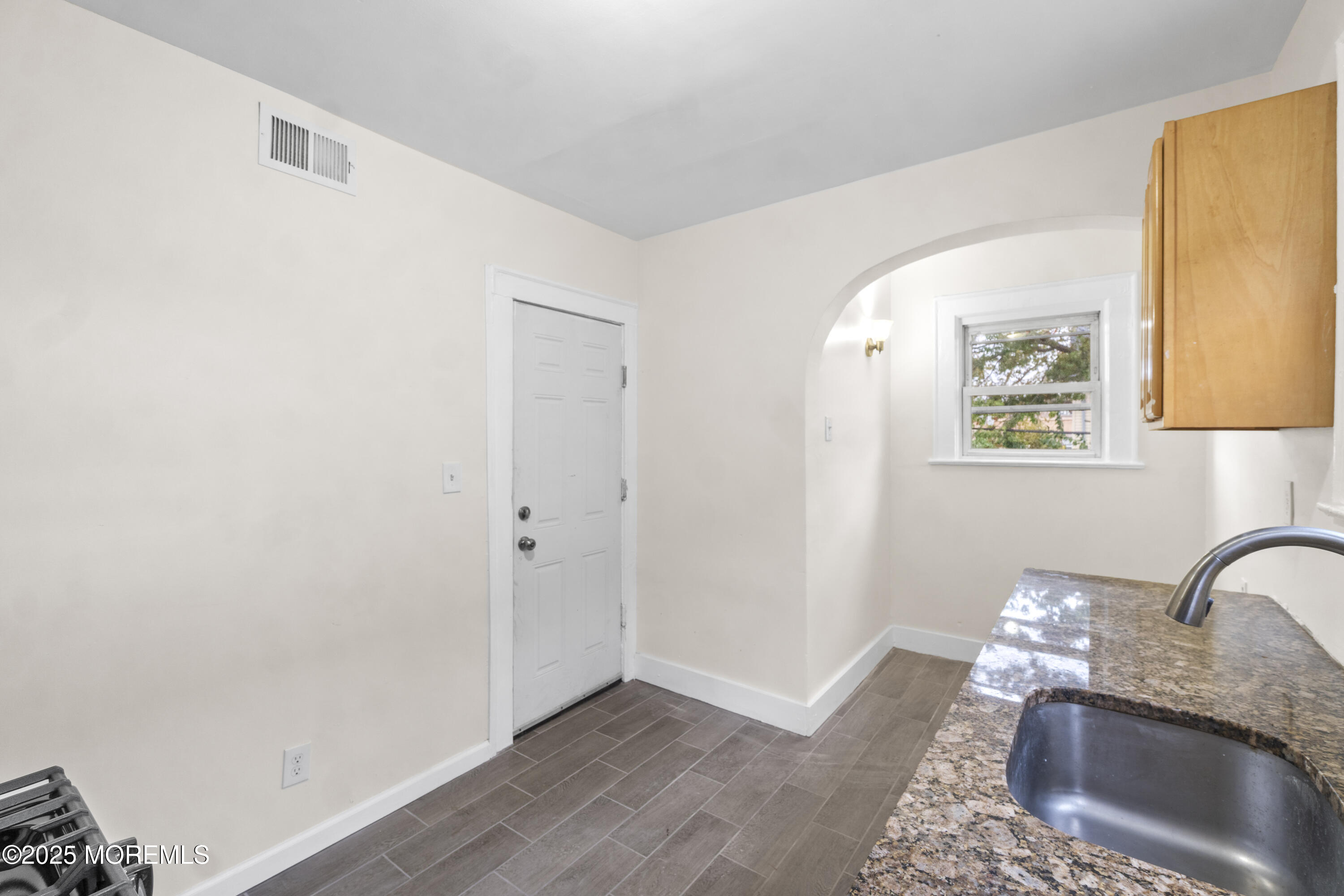 Newark, New Jersey, 07112, United States, ,Residential,For Sale,2008855