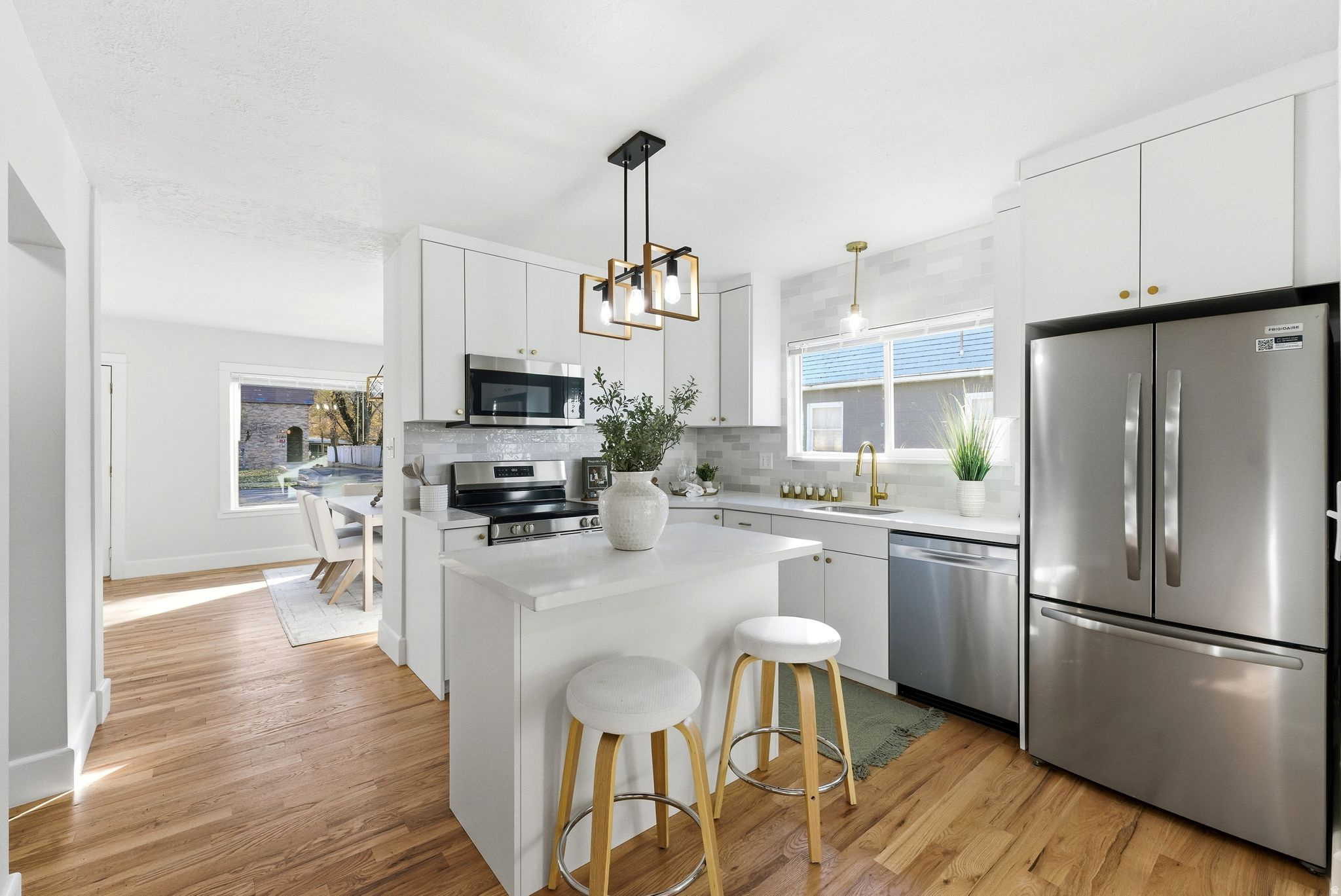 South Salt Lake, Utah, 84115, United States, 3 Bedrooms Bedrooms, ,2 BathroomsBathrooms,Residential,For Sale,2003272