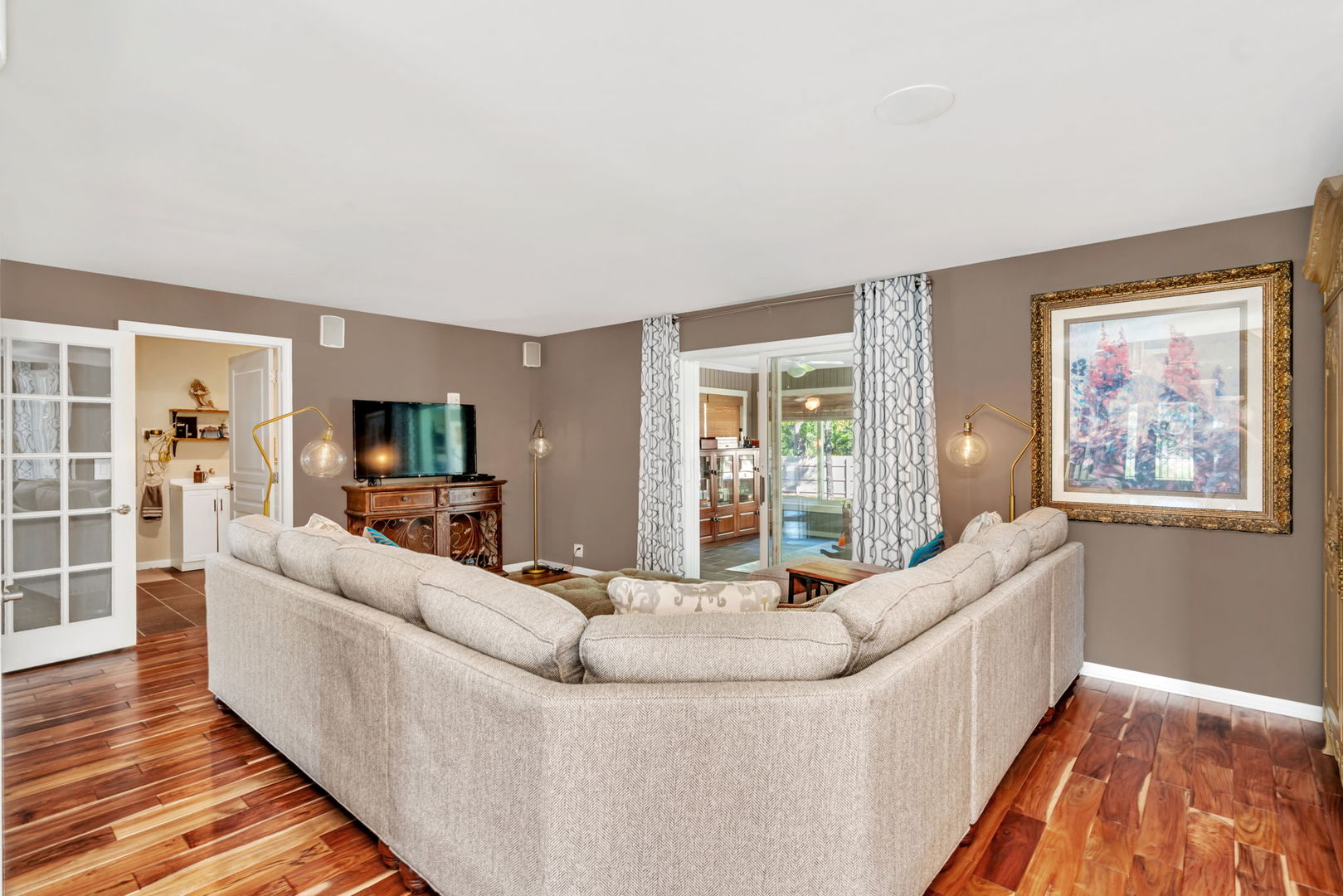 Joliet, Illinois, 60431, United States, 3 Bedrooms Bedrooms, ,3 BathroomsBathrooms,Residential,For Sale,1989625