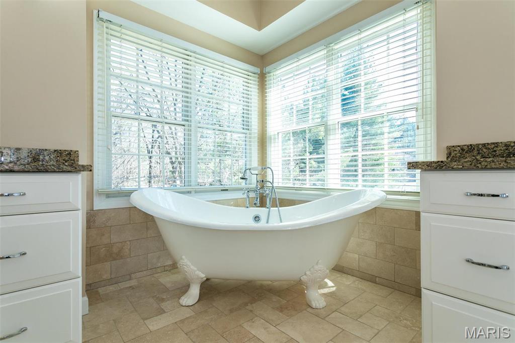 Glen Carbon, Illinois, 62034, United States, 3 Bedrooms Bedrooms, ,4 BathroomsBathrooms,Residential,For Sale,1840876