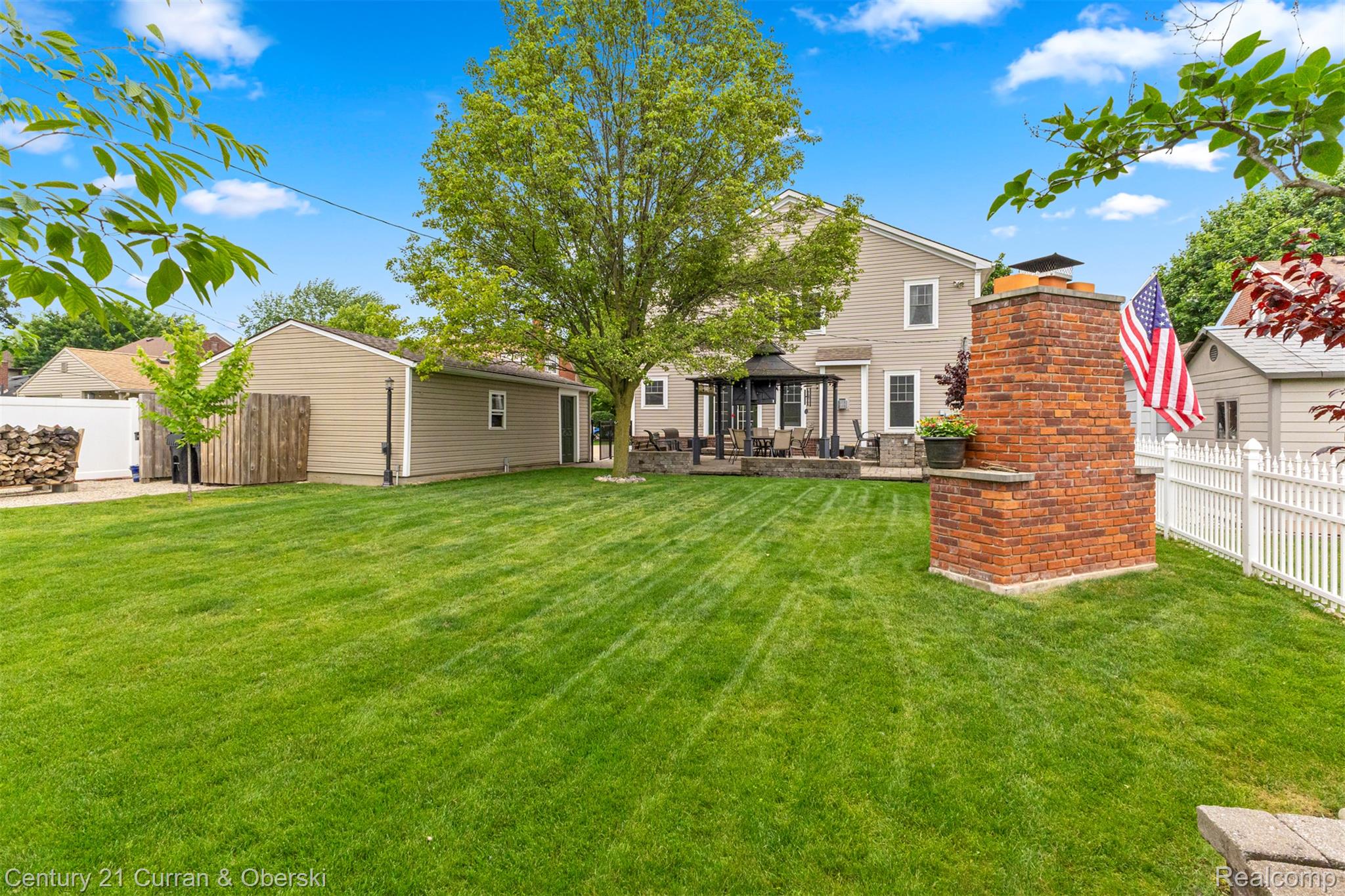 Allen Park, Michigan, 48101, United States, 4 Bedrooms Bedrooms, ,4 BathroomsBathrooms,Residential,For Sale,1982178