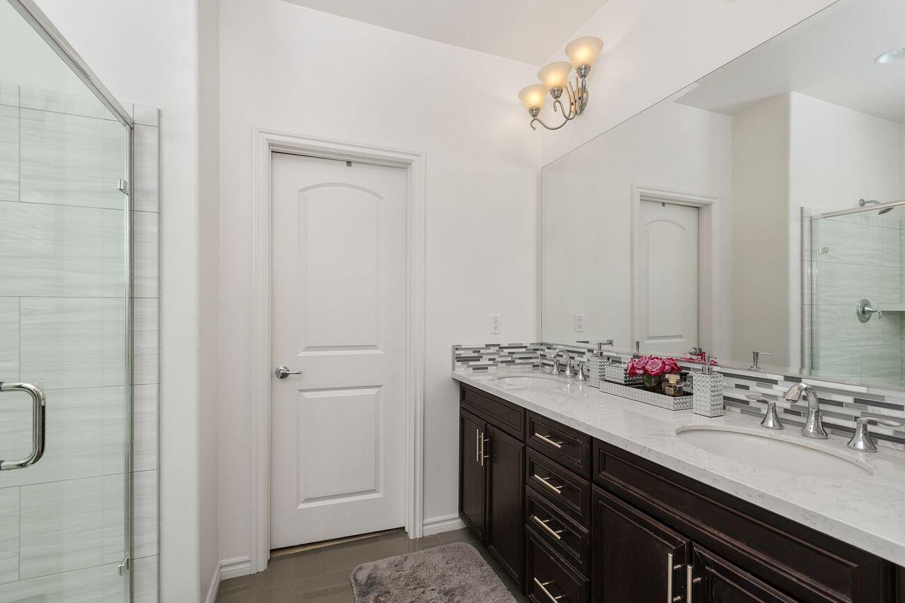 Palm Desert, California, 92211, United States, 4 Bedrooms Bedrooms, ,3 BathroomsBathrooms,Residential,For Sale,1913573