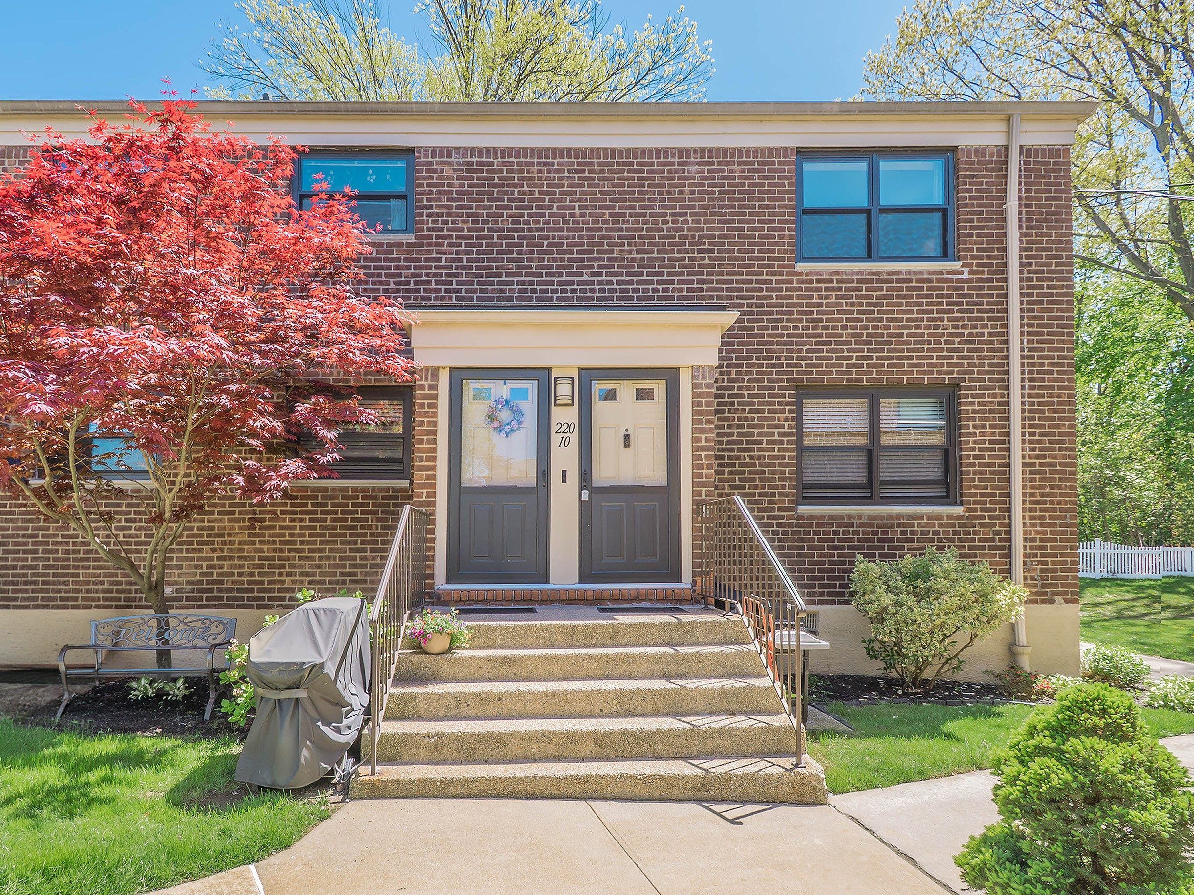  220-10 75th Avenue, Oakland Gardens, NY, 11364 - 物件實景