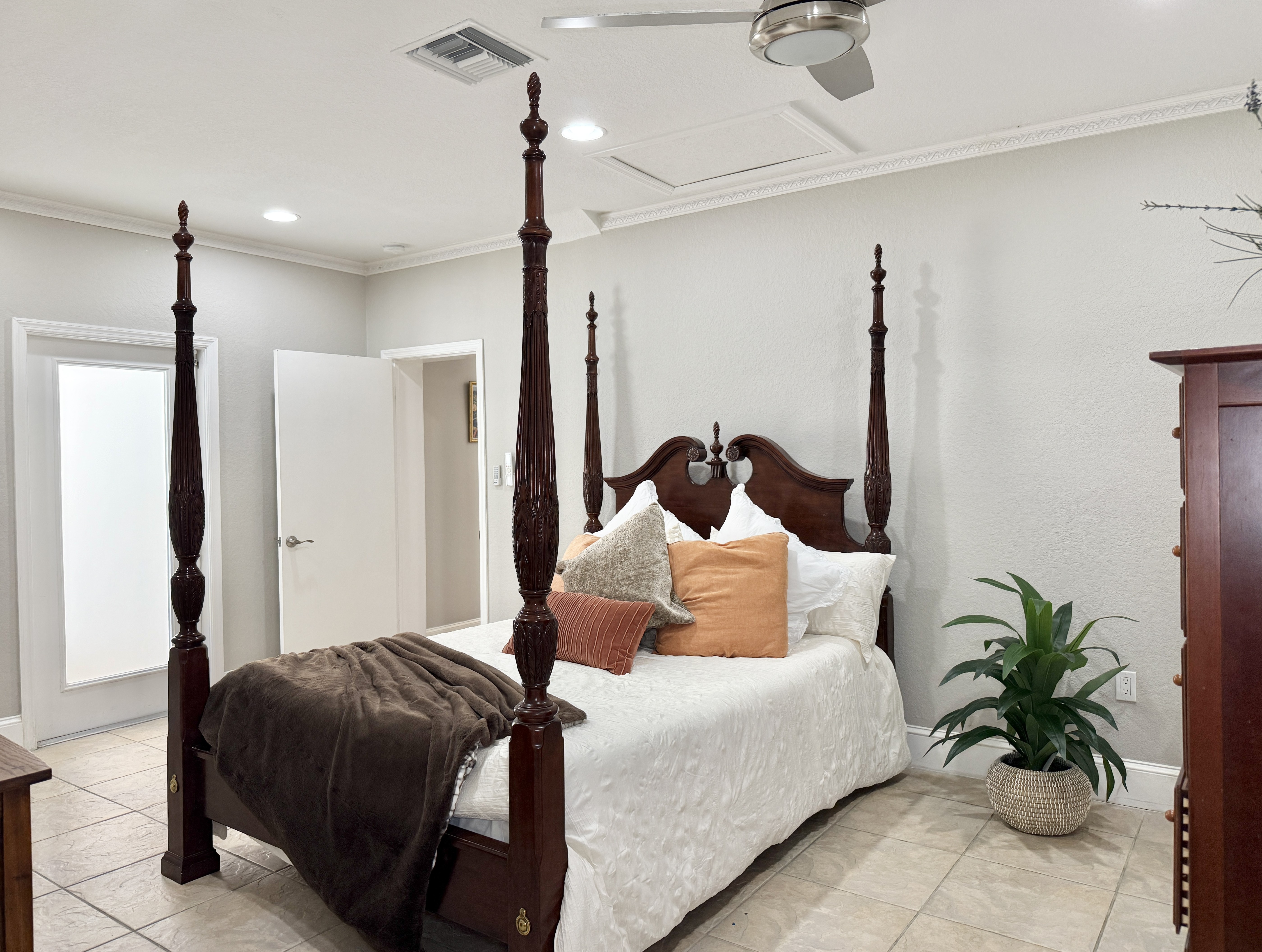 Temple Terrace, Florida, 33637, United States, 3 Bedrooms Bedrooms, ,4 BathroomsBathrooms,Residential,For Sale,1982268