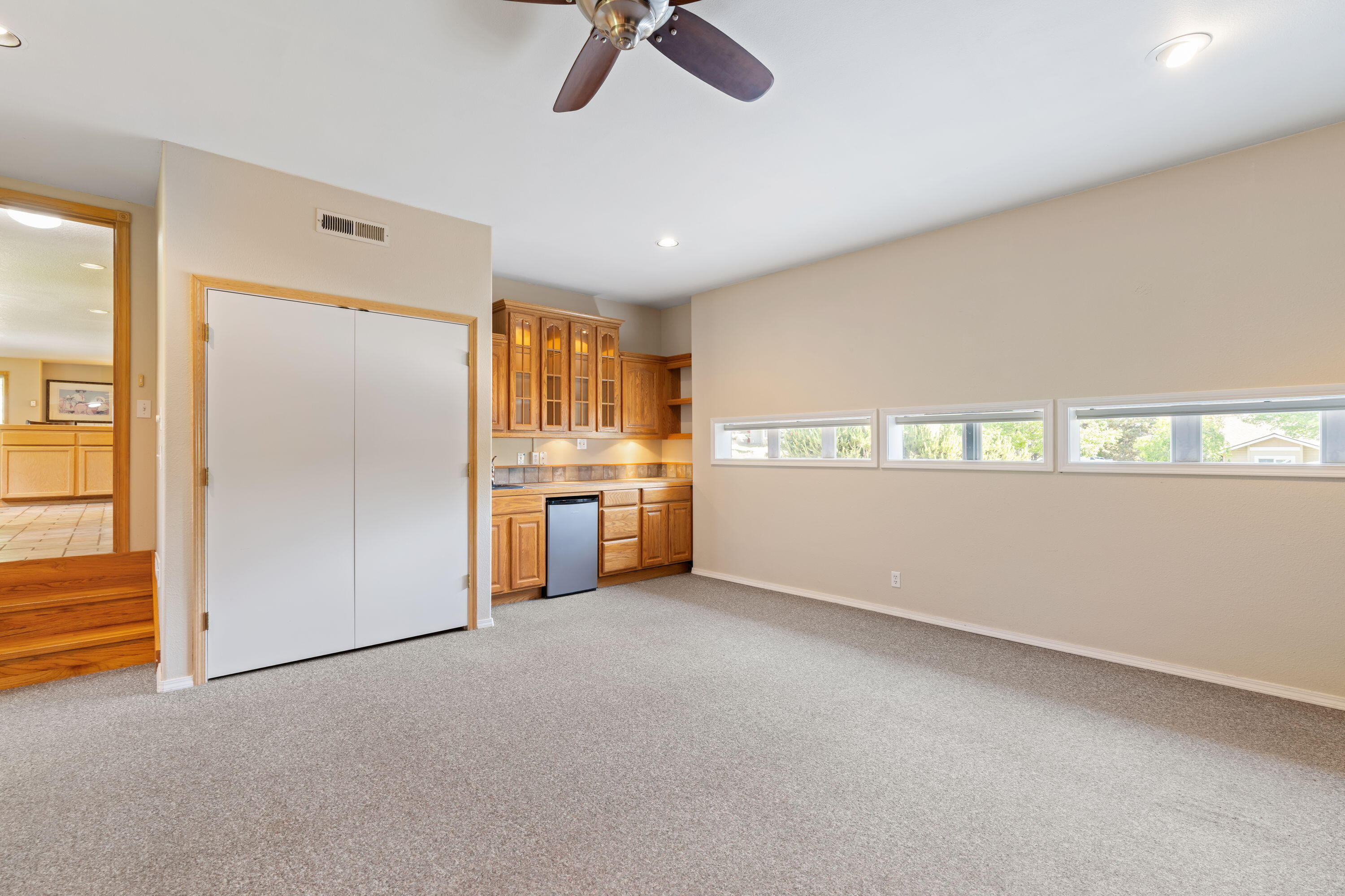 Redmond, Oregon, 97756, United States, 3 Bedrooms Bedrooms, ,4 BathroomsBathrooms,Residential,For Sale,1856956