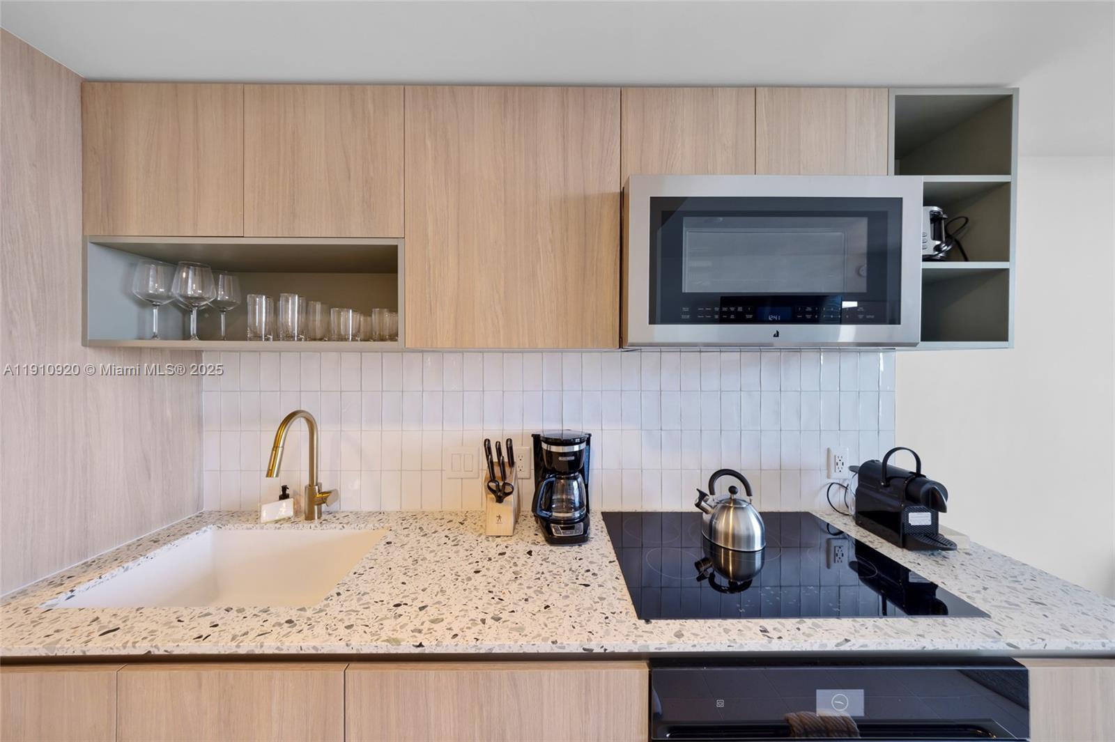 Miami, Florida, 33132, United States, 1 Bedroom Bedrooms, ,1 BathroomBathrooms,Residential,For Sale,1994721