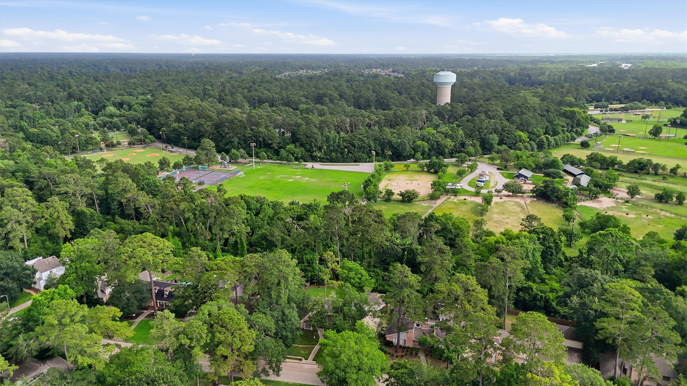  2018 Deer Springs Drive - 物件實景