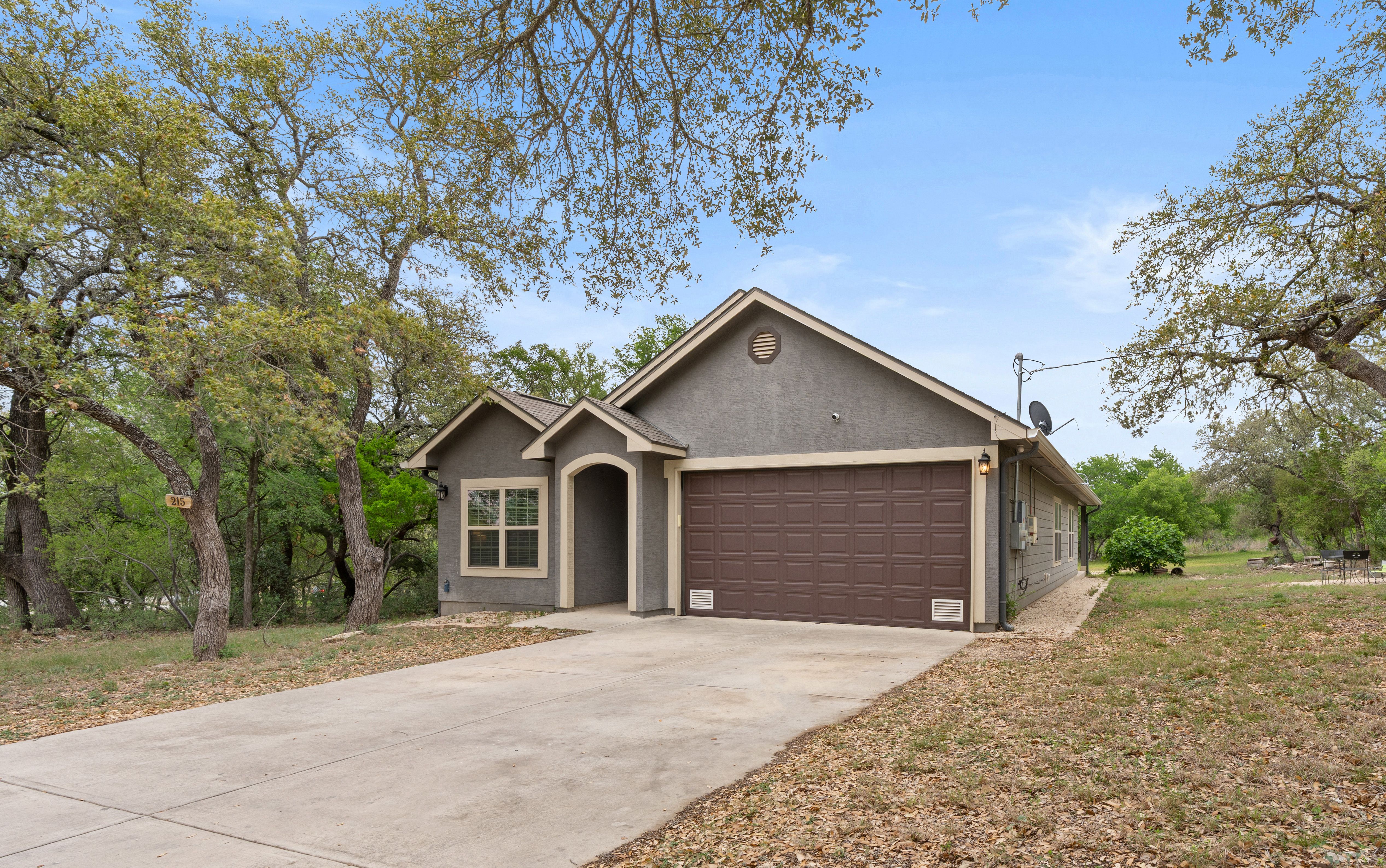 Elevated Living in a Serene Acreage Setting - 物件實景