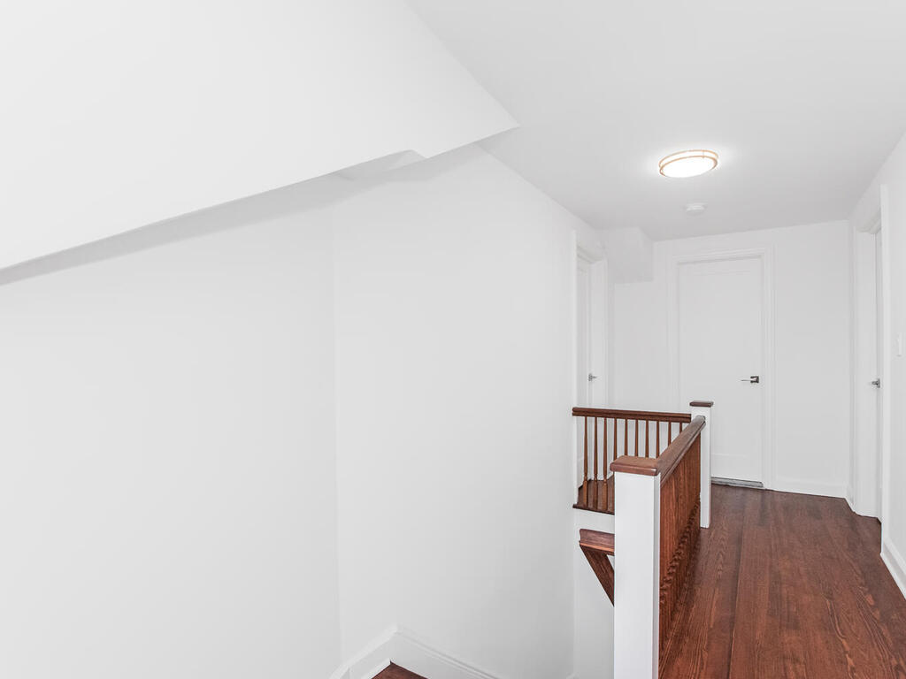 Yonkers, New York, 10701, United States, 6 Bedrooms Bedrooms, ,3 BathroomsBathrooms,Residential,For Sale,1904249