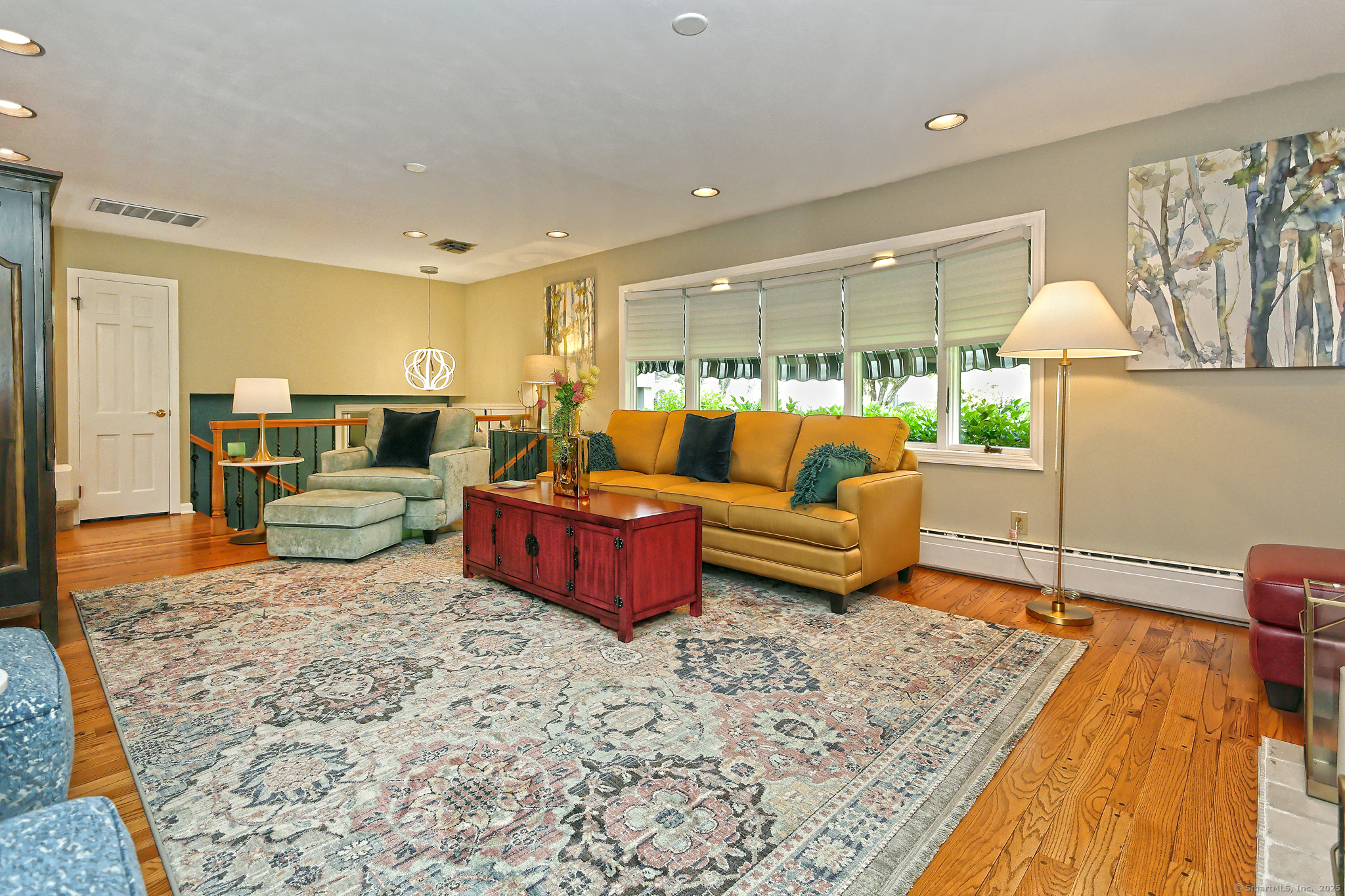 Orange, Connecticut, 06477, United States, 3 Bedrooms Bedrooms, ,3 BathroomsBathrooms,Residential,For Sale,1911286