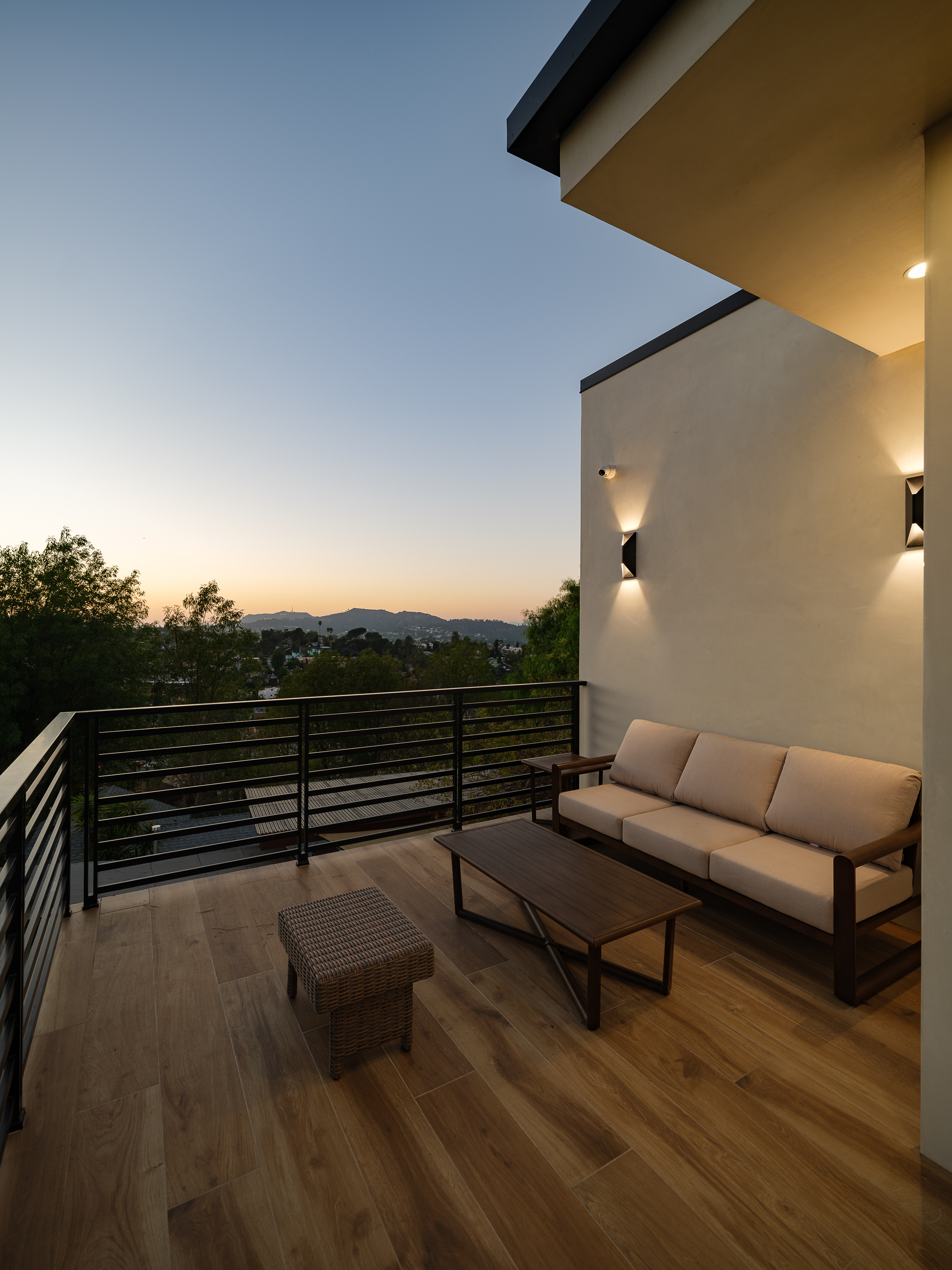  2119 Ewing St - 物件實景