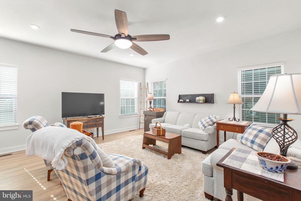 Fredericksburg, Virginia, 22401, United States, 4 Bedrooms Bedrooms, ,4 BathroomsBathrooms,Residential,For Sale,1999517