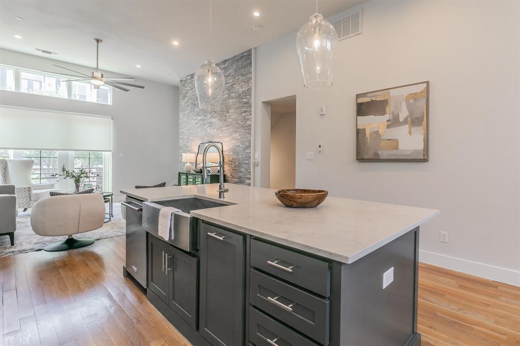 Dallas, Texas, 75204, United States, 3 Bedrooms Bedrooms, ,4 BathroomsBathrooms,Residential,For Sale,1848953