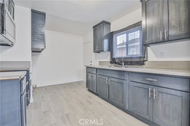 Los Angeles, California, 90002, United States, 3 Bedrooms Bedrooms, ,2 BathroomsBathrooms,Residential,For Sale,1928676