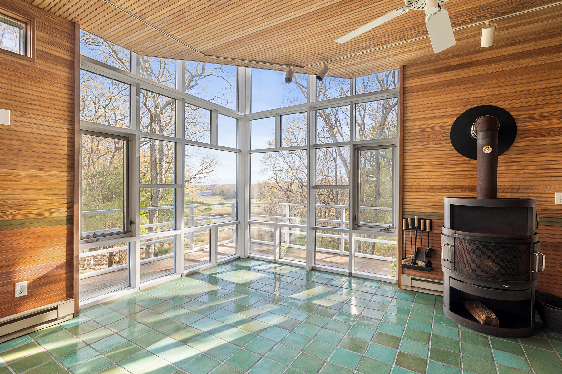  Treetop Modernism with Slocum River Views - 物件實景