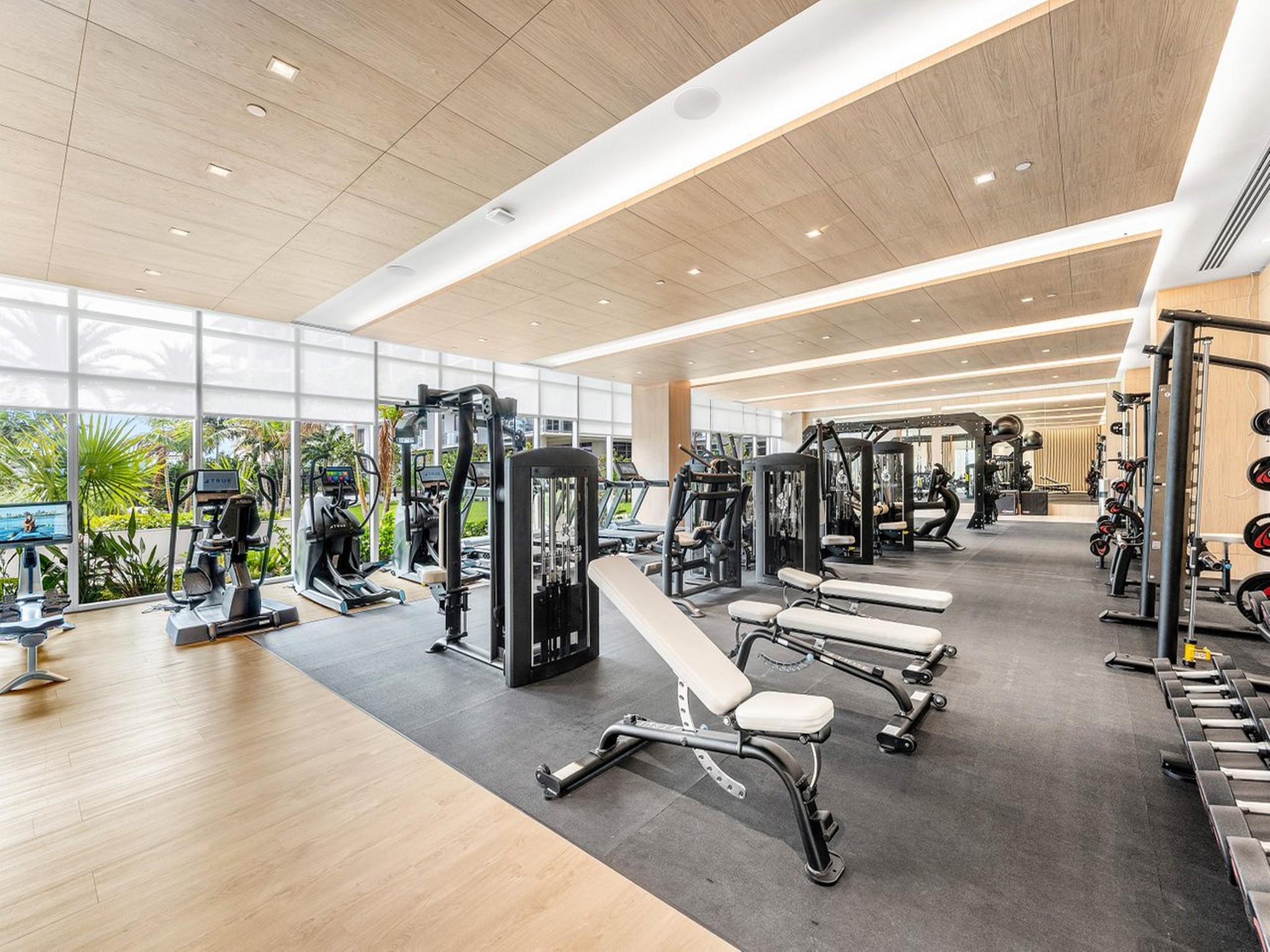  220 Lake Shore Drive, Lake Park, FL, 33403 - 物件實景