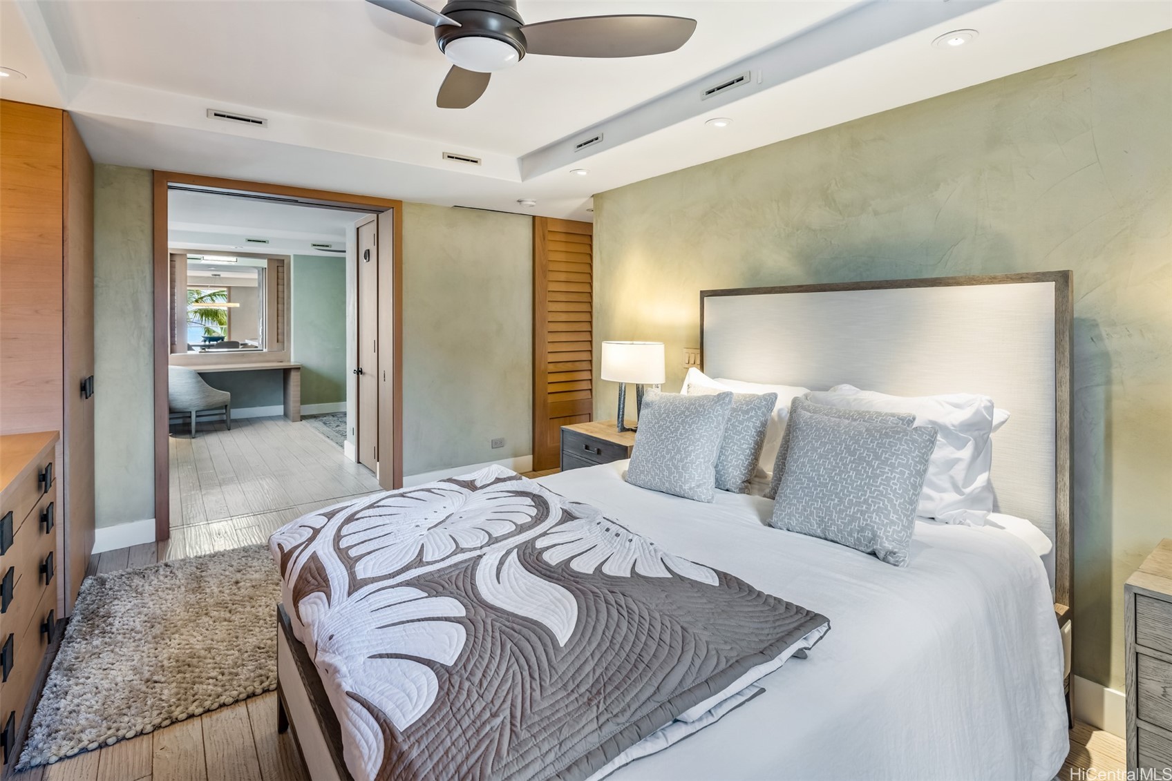 Honolulu, Hawaii, 96815, United States, 2 Bedrooms Bedrooms, ,2 BathroomsBathrooms,Residential,For Sale,1938853