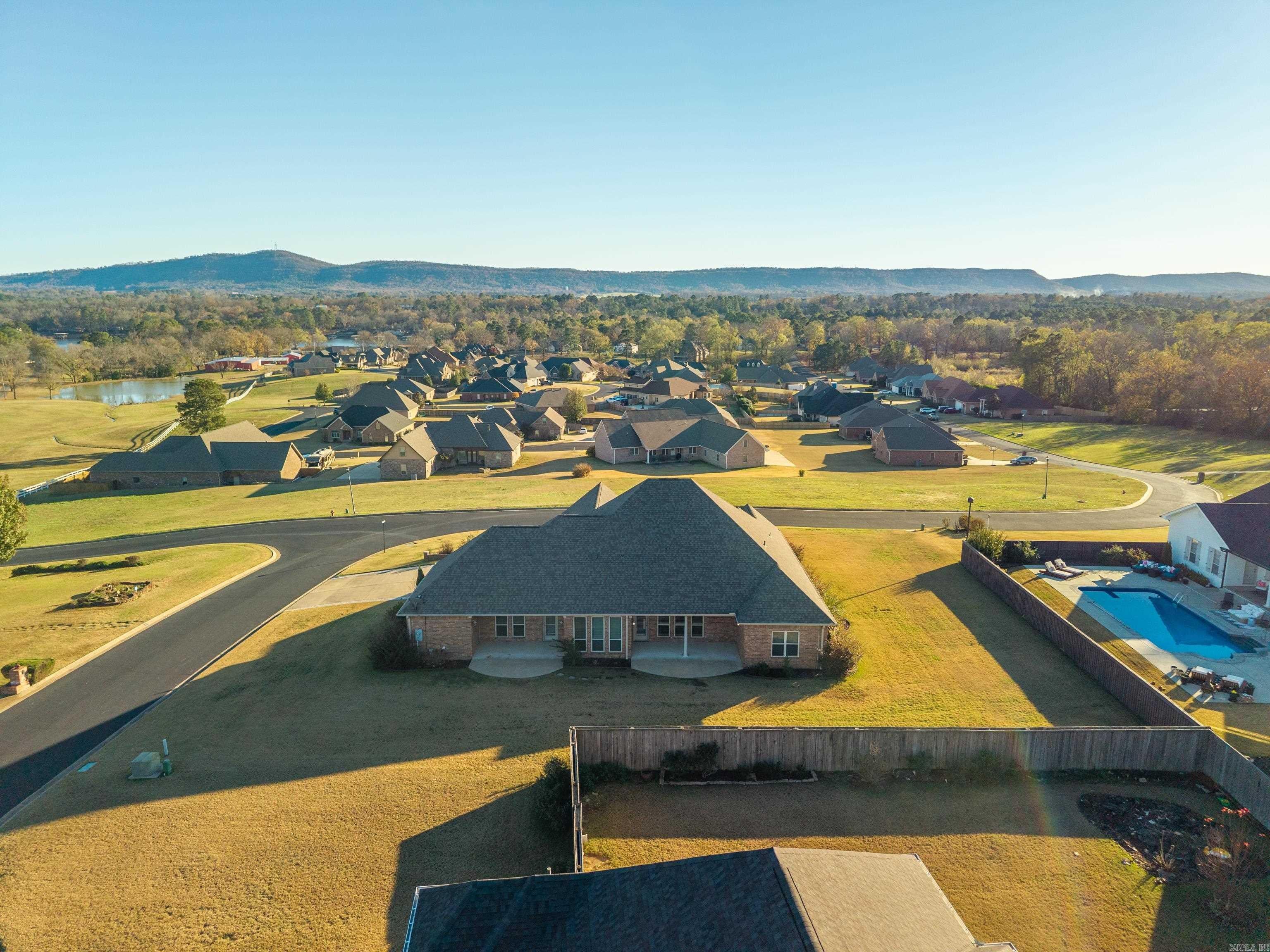 Hot Springs, Arkansas, 71913, United States, 4 Bedrooms Bedrooms, ,3 BathroomsBathrooms,Residential,For Sale,2006318