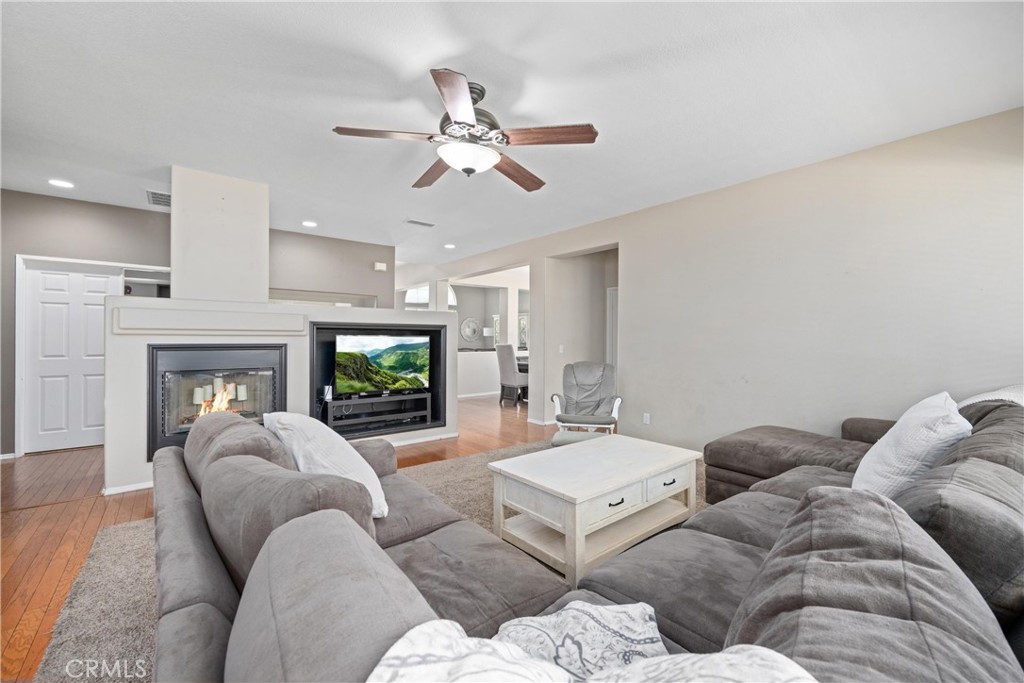 Riverside, California, 92503, United States, 4 Bedrooms Bedrooms, ,3 BathroomsBathrooms,Residential,For Sale,1875571