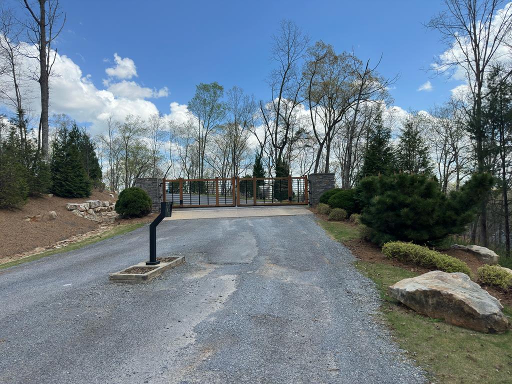 Ellijay, Georgia, 30540, United States, 3 Bedrooms Bedrooms, ,3 BathroomsBathrooms,Residential,For Sale,1859114