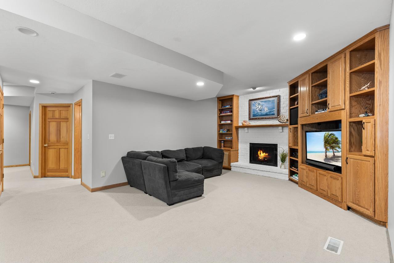 Chanhassen, Minnesota, 55317, United States, 5 Bedrooms Bedrooms, ,3 BathroomsBathrooms,Residential,For Sale,1926226