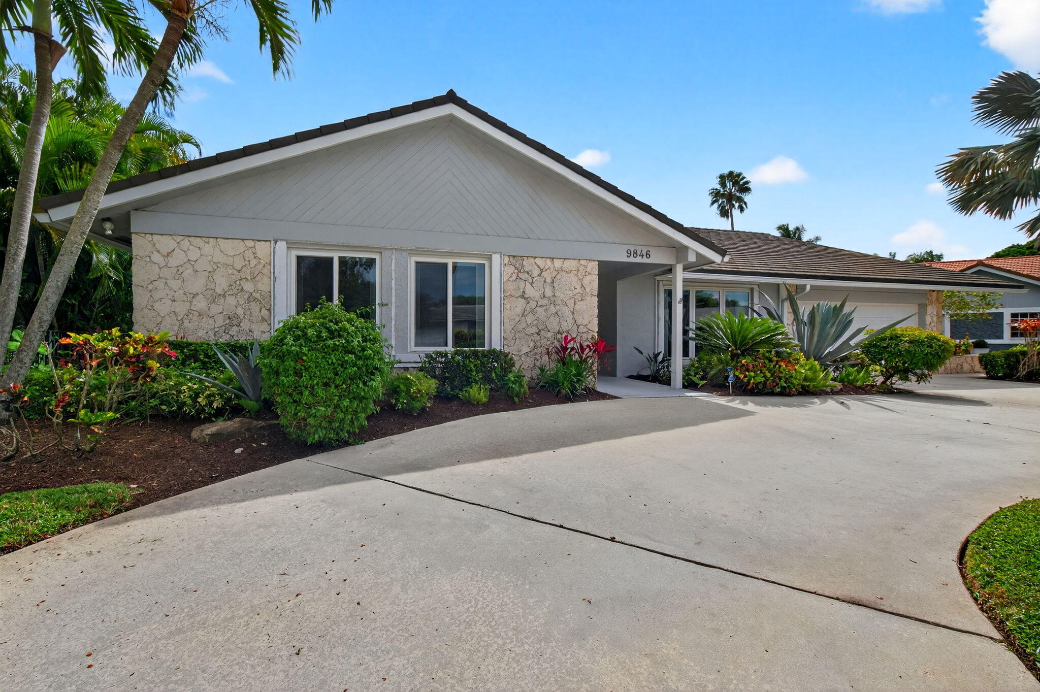 Coral Springs, Florida, 33071, United States, 4 Bedrooms Bedrooms, ,3 BathroomsBathrooms,Residential,For Sale,1989618