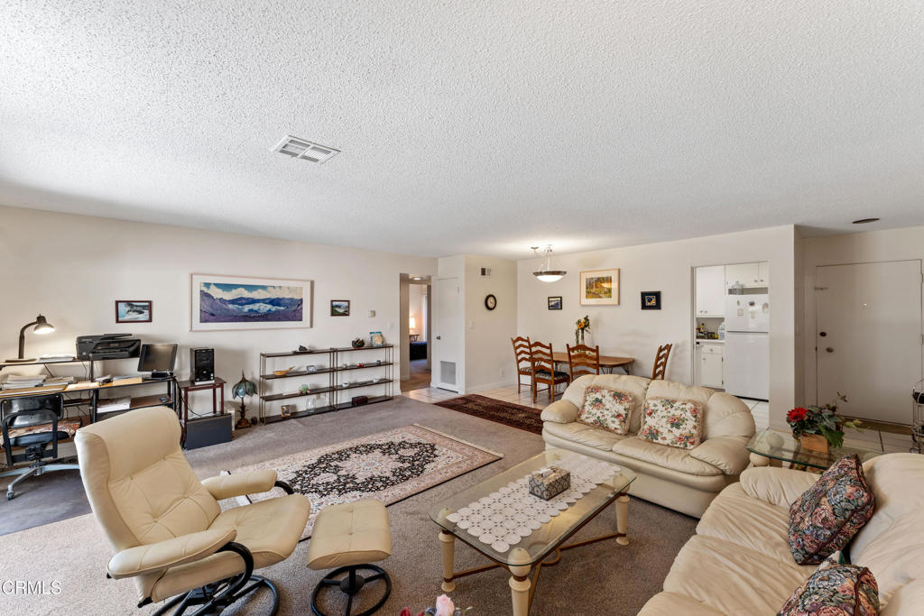 Camarillo, California, 93010, United States, 2 Bedrooms Bedrooms, ,2 BathroomsBathrooms,Residential,For Sale,1982088