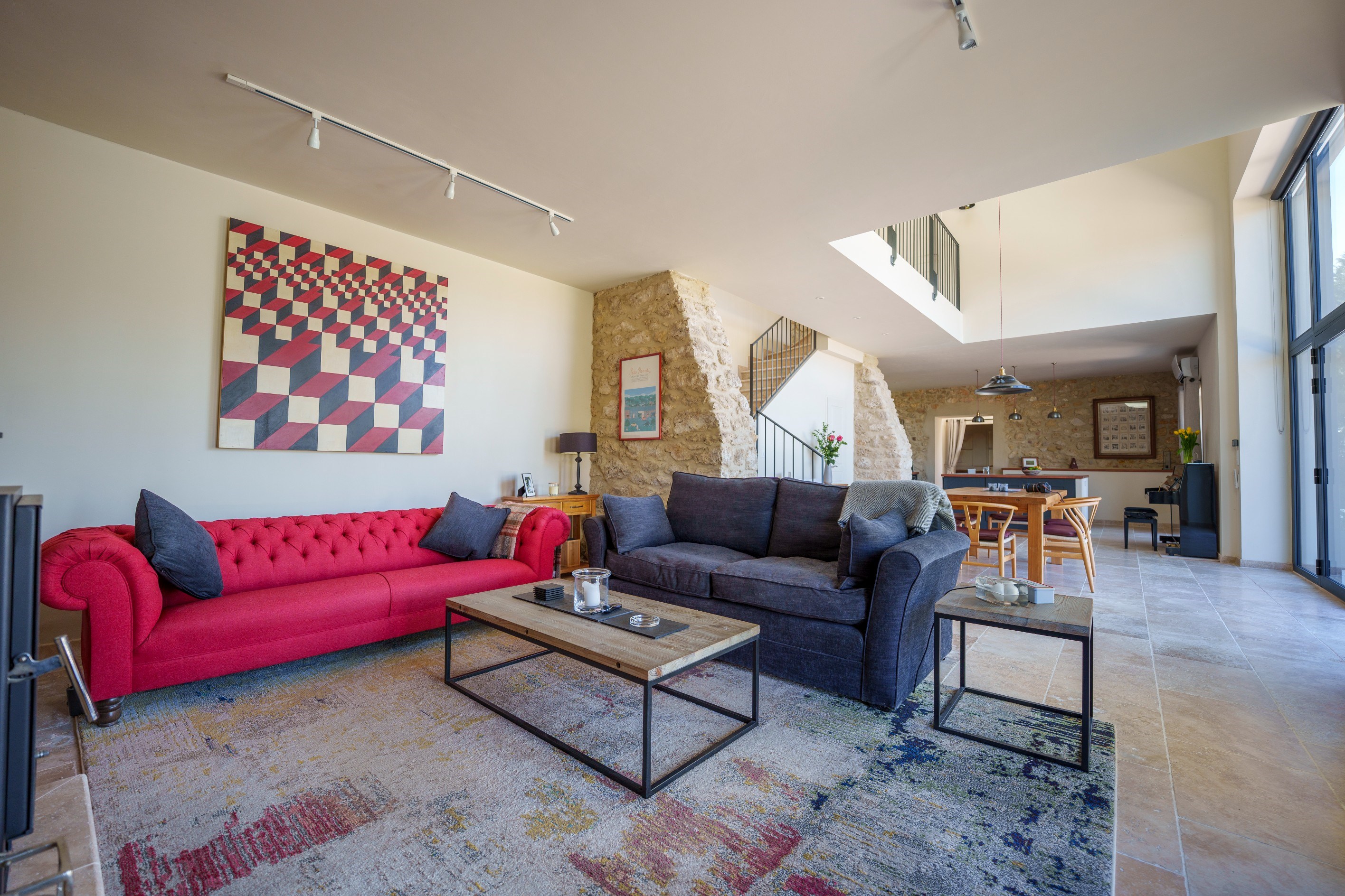  Character property within a vineyard estate — renovated barn with pool and exce… - 物件實景