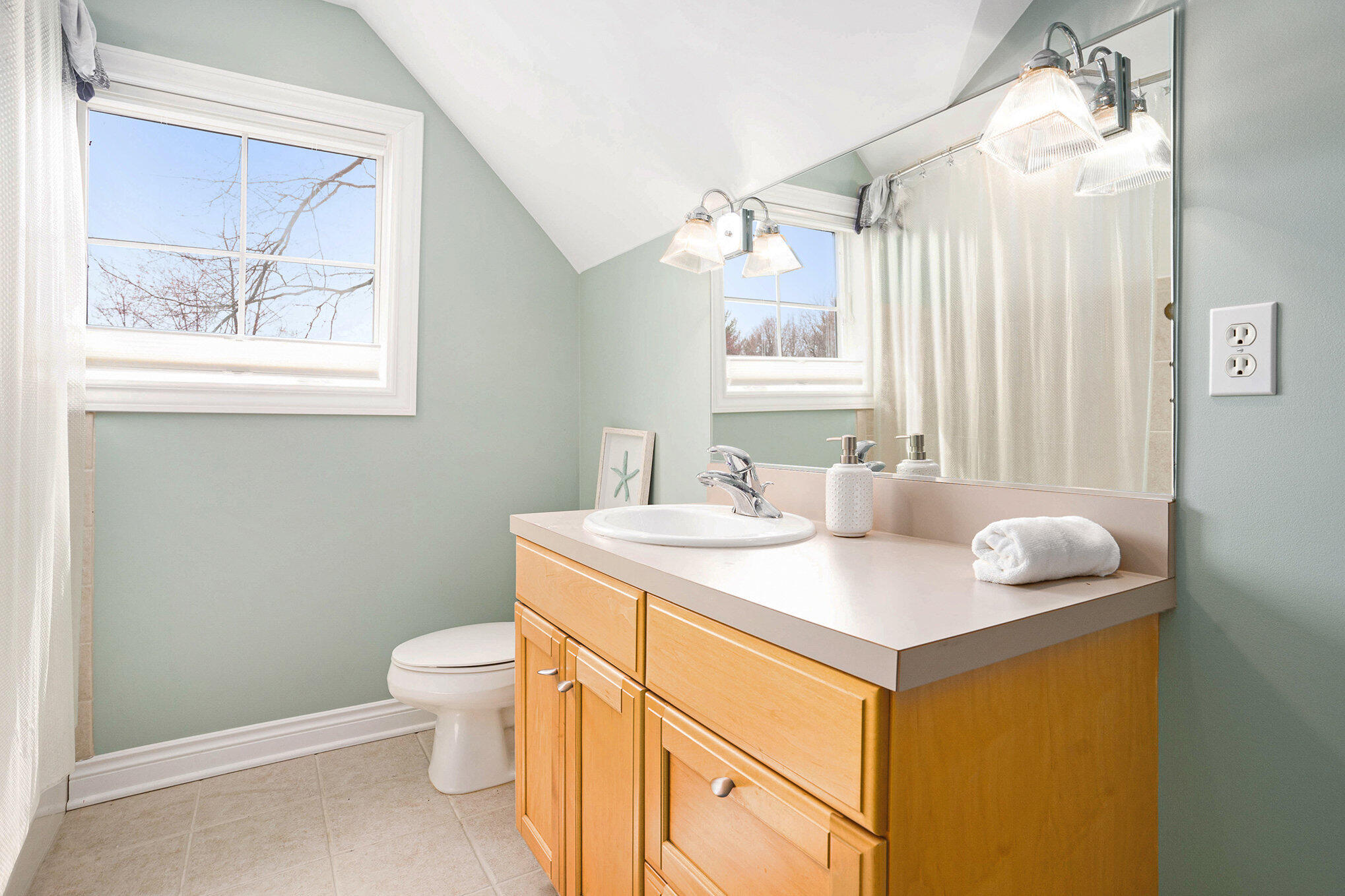 South Haven, Michigan, 49090, United States, 4 Bedrooms Bedrooms, ,4 BathroomsBathrooms,Residential,For Sale,1945011