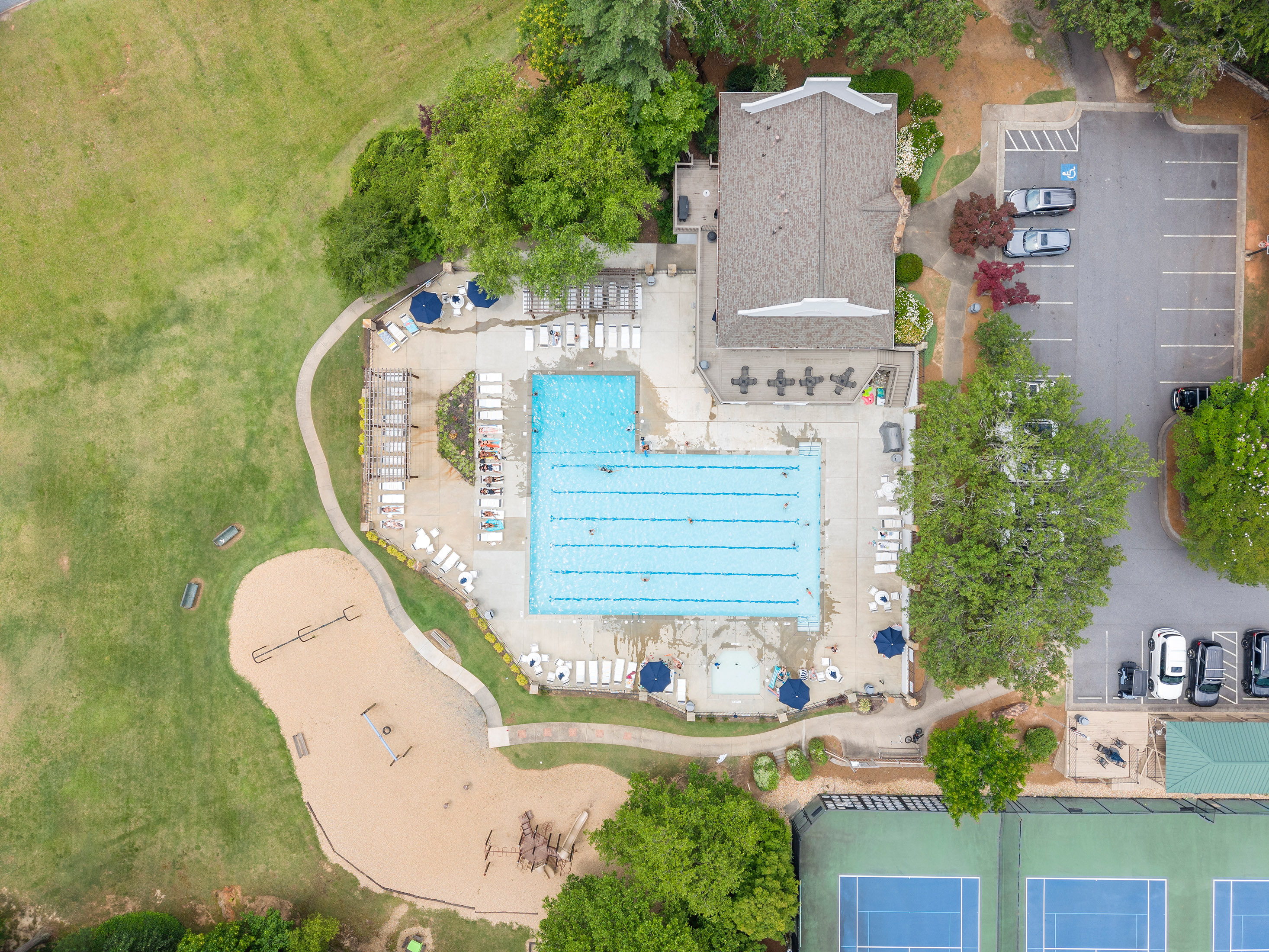  Welcome to East Cobb and the Highly Sought-After Highland Pointe Community - 物件實景
