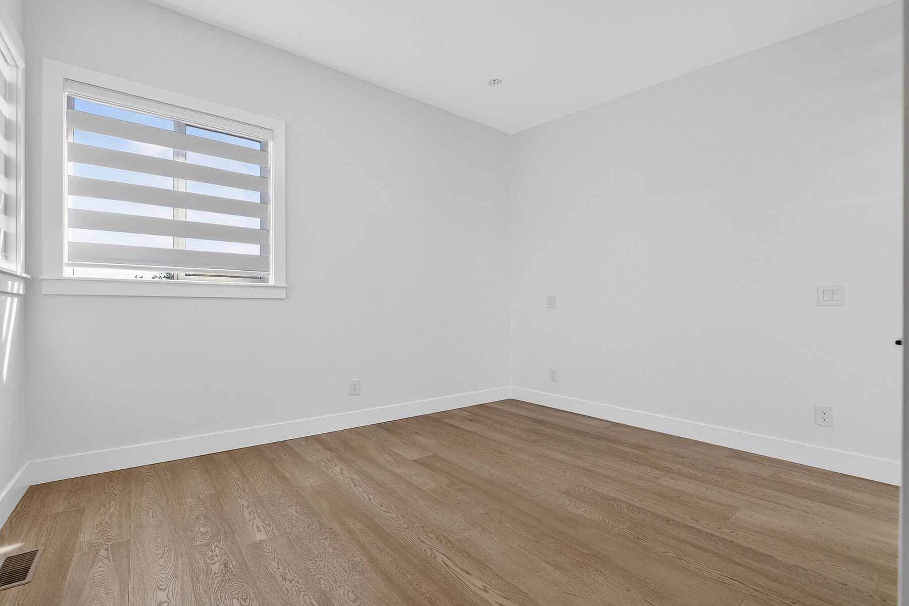  Spacious & Bright - 物件實景