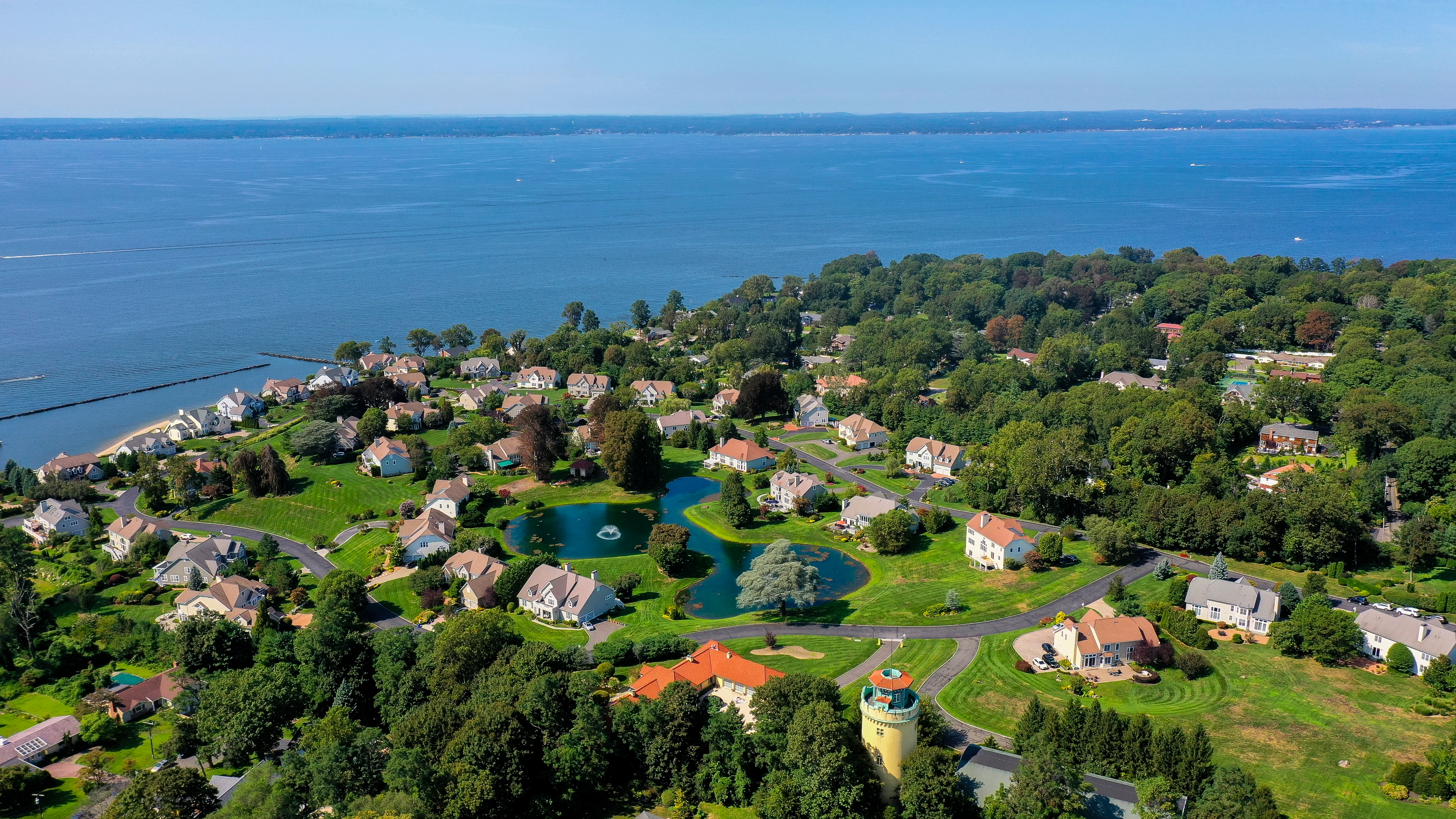  40 Pembroke Drive, Glen Cove, NY, 11542 - 物件實景