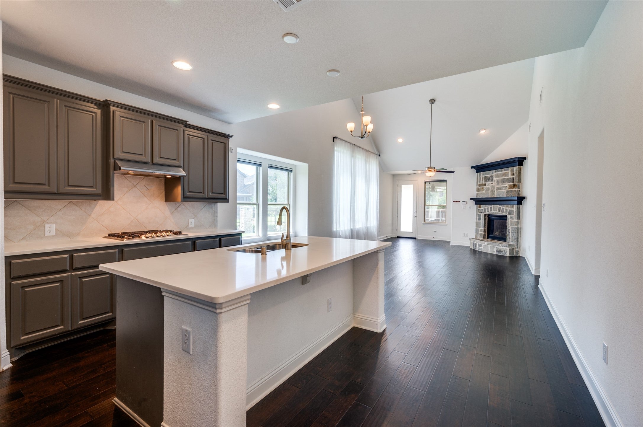 Arlington, Texas, 76005, United States, 3 Bedrooms Bedrooms, ,3 BathroomsBathrooms,Residential,For Sale,1977592