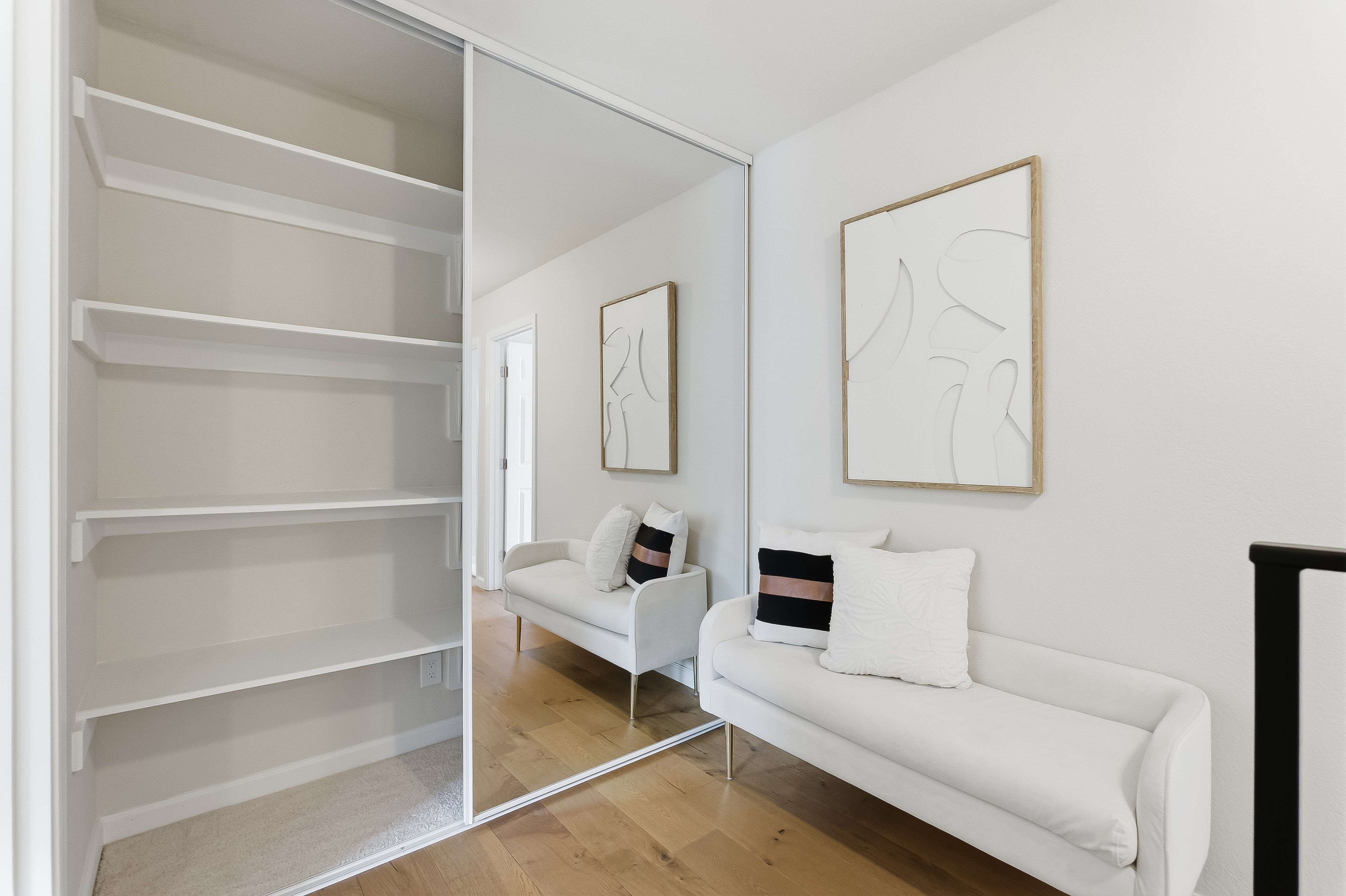  Spanish-Style Townhome in Tranquil Community - 物件實景