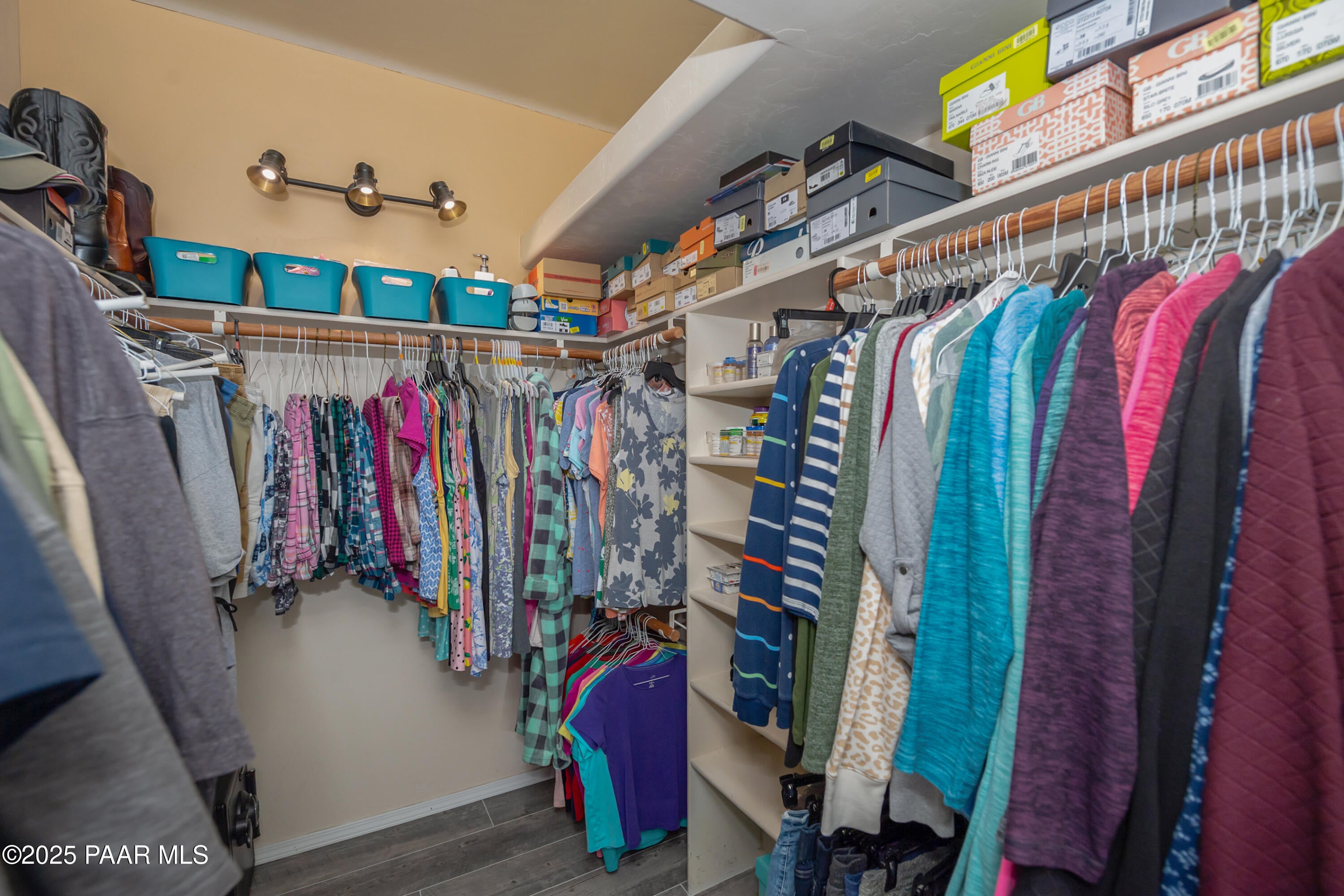 Prescott, Arizona, 86303, United States, 3 Bedrooms Bedrooms, ,3 BathroomsBathrooms,Residential,For Sale,1992908