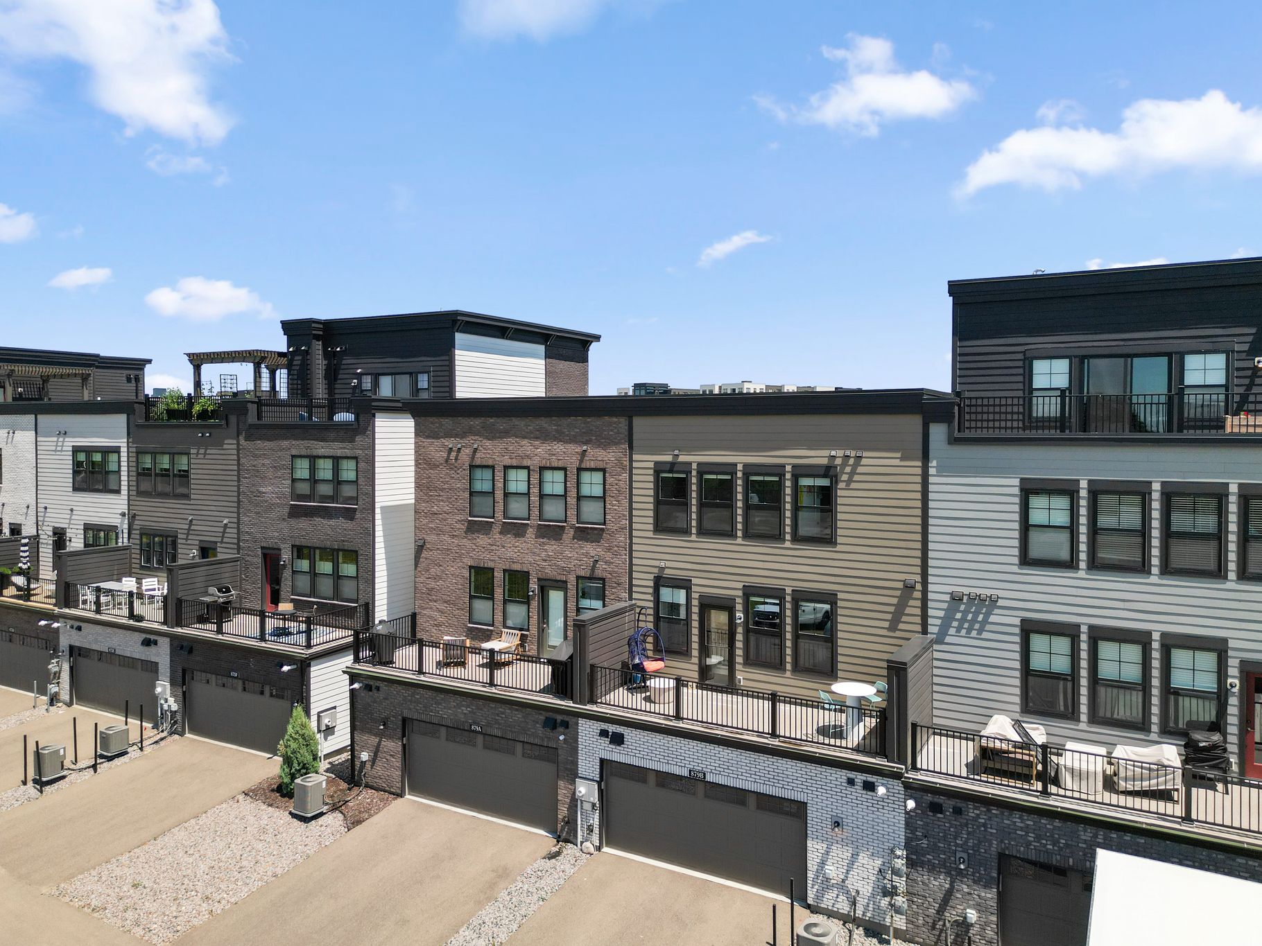 Urban Living at Its Finest: Expansive Highland Bridge Rowhome with River Views - 物件實景