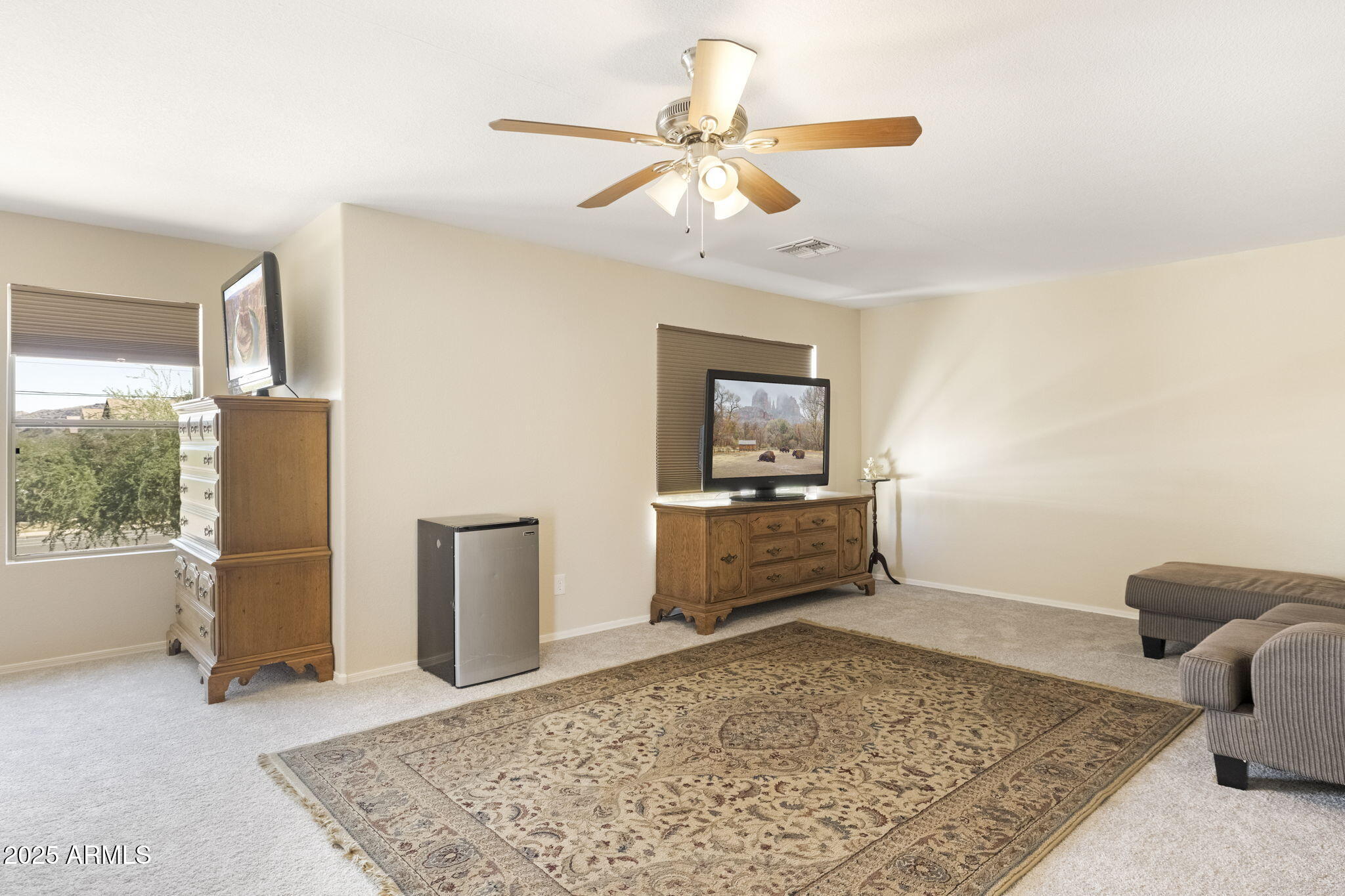 Phoenix, Arizona, 85042, United States, 5 Bedrooms Bedrooms, ,Residential,For Sale,1957752